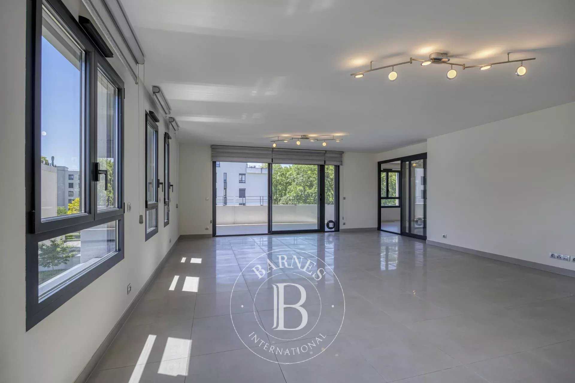 Saint-Genis-Pouilly  - Appartement 5 Pièces 3 Chambres