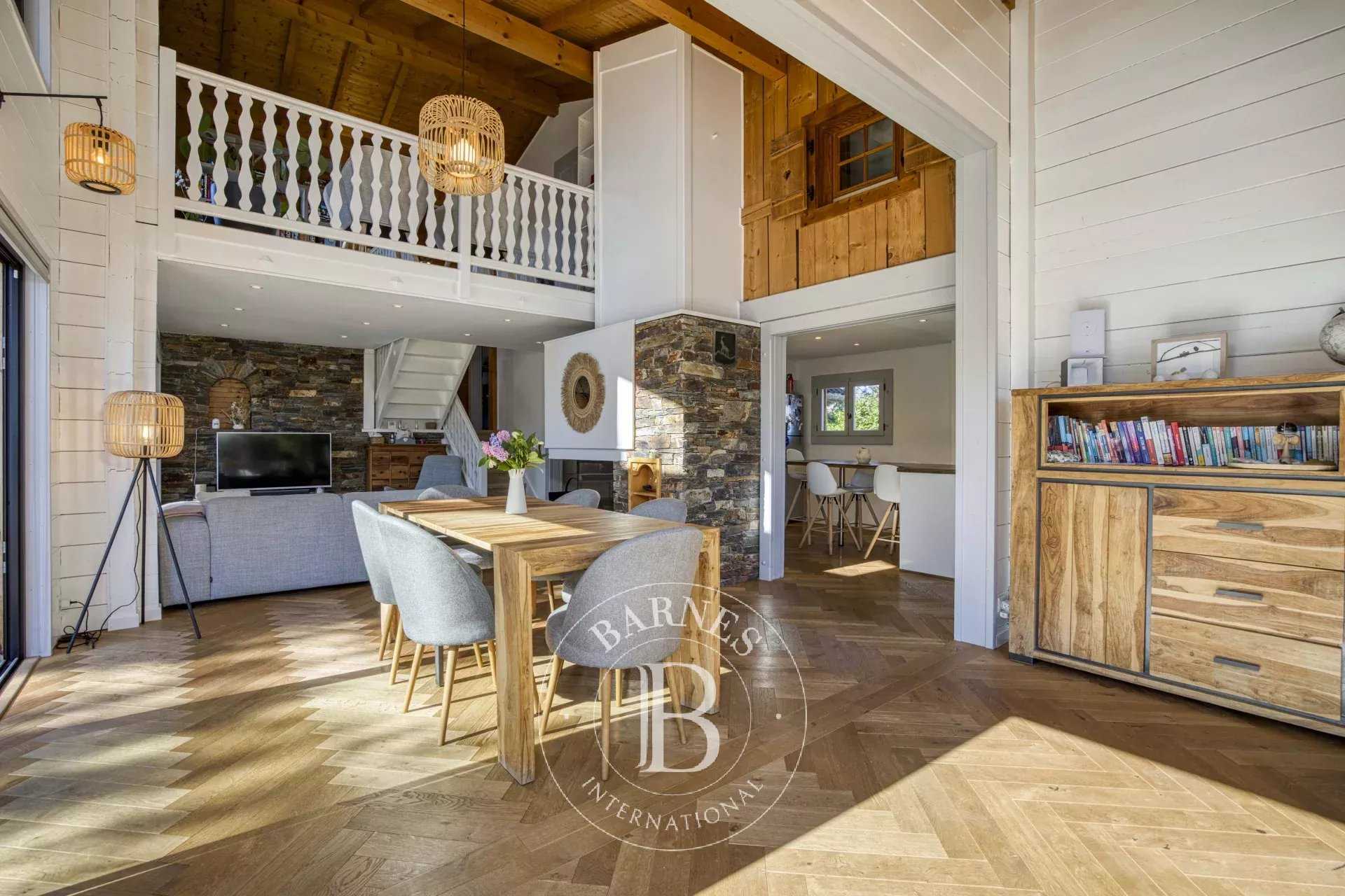 Vétraz-Monthoux  - Chalet 7 Pi&egrave;ces 5 Chambres