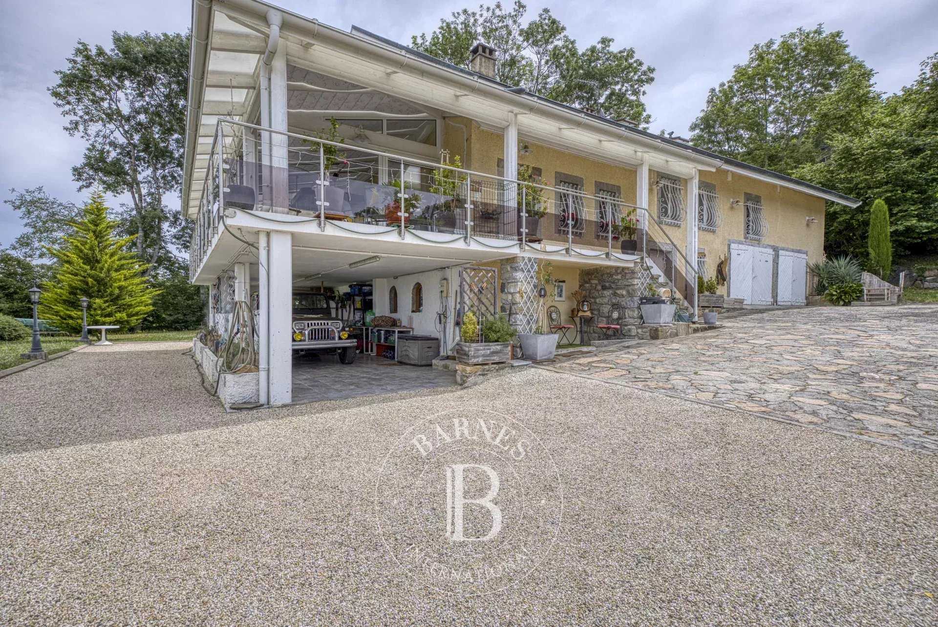 Cranves-Sales  - House 4 Bedrooms