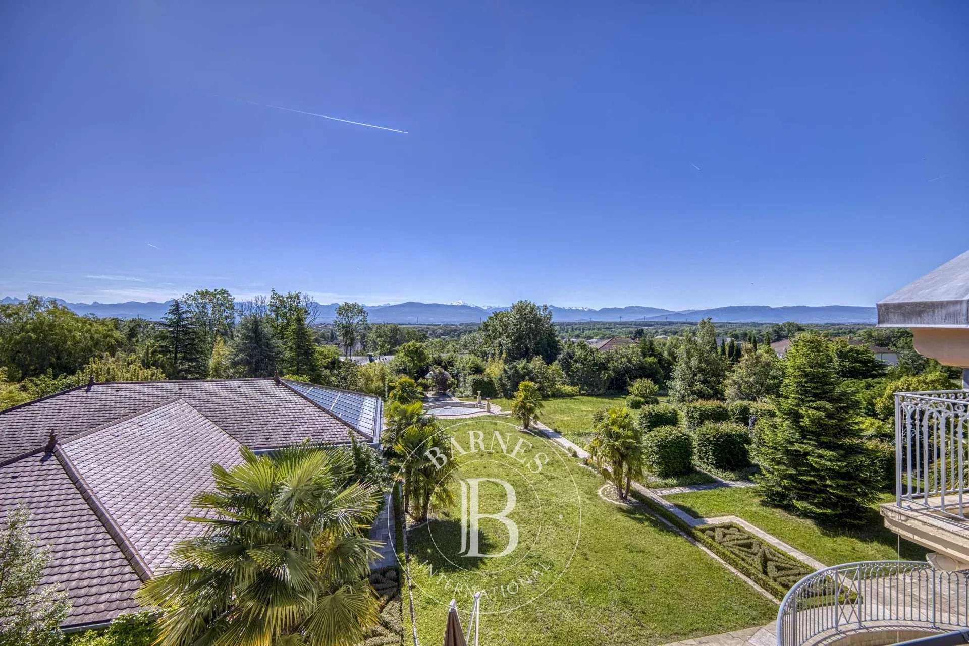 Divonne-les-Bains  - Property 6 Bedrooms