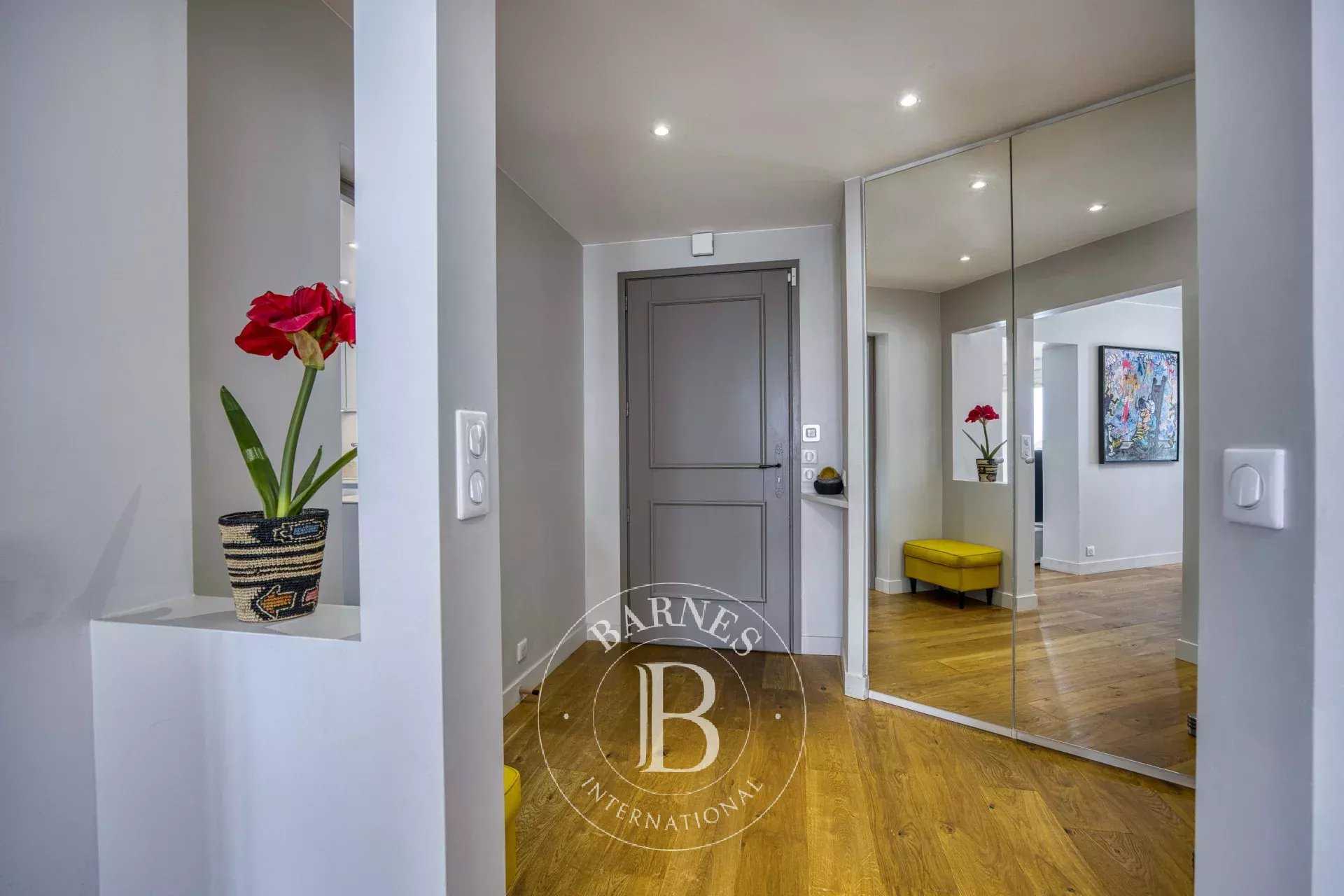 Divonne-les-Bains  - Villa 7 Pi&egrave;ces 5 Chambres