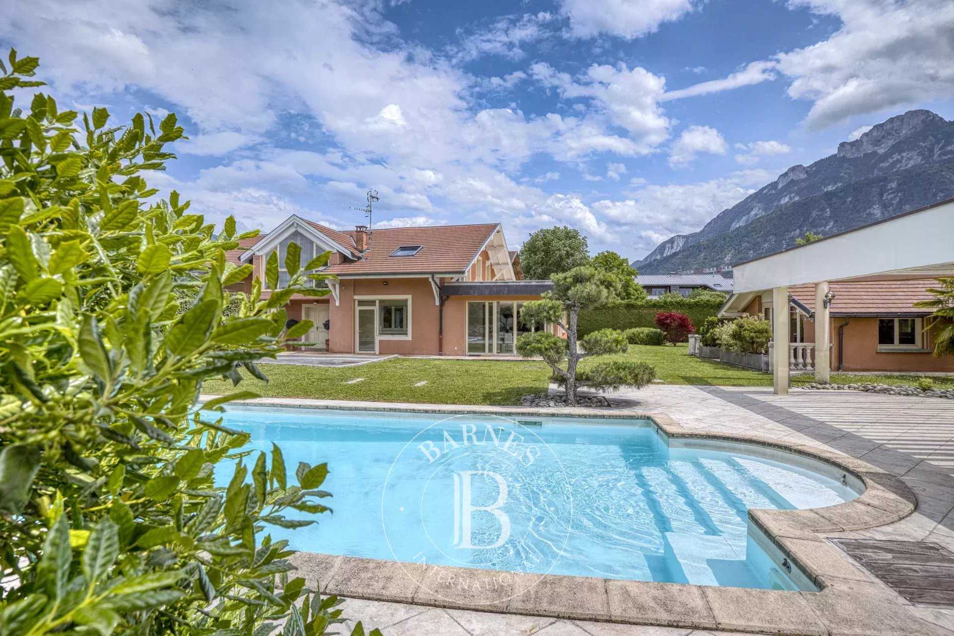 Maison Saint-Pierre-en-Faucigny  -  ref 85999058 (picture 1)