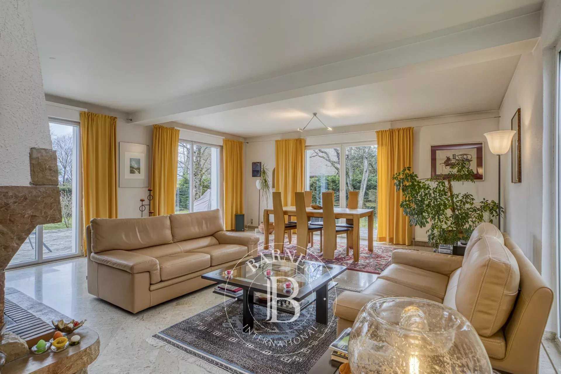 Villa Divonne-les-Bains  -  ref 84327960 (picture 1)