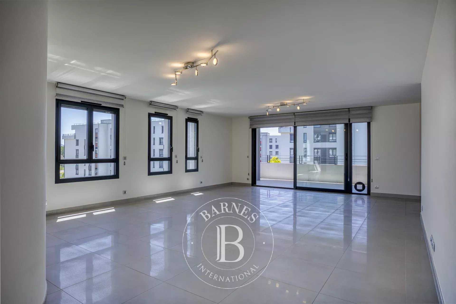 Appartement Saint-Genis-Pouilly  -  ref 85989964 (picture 2)