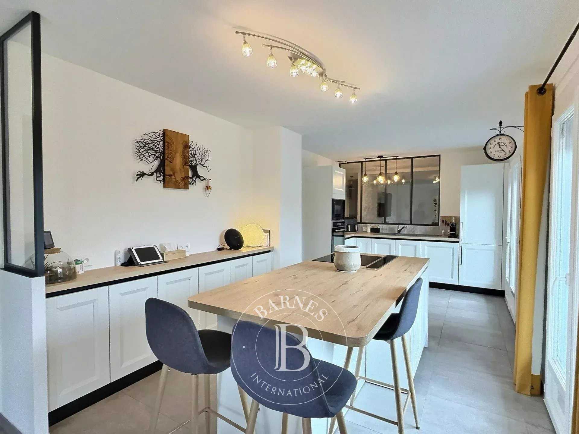 Villa Divonne-les-Bains  -  ref 85908348 (picture 2)