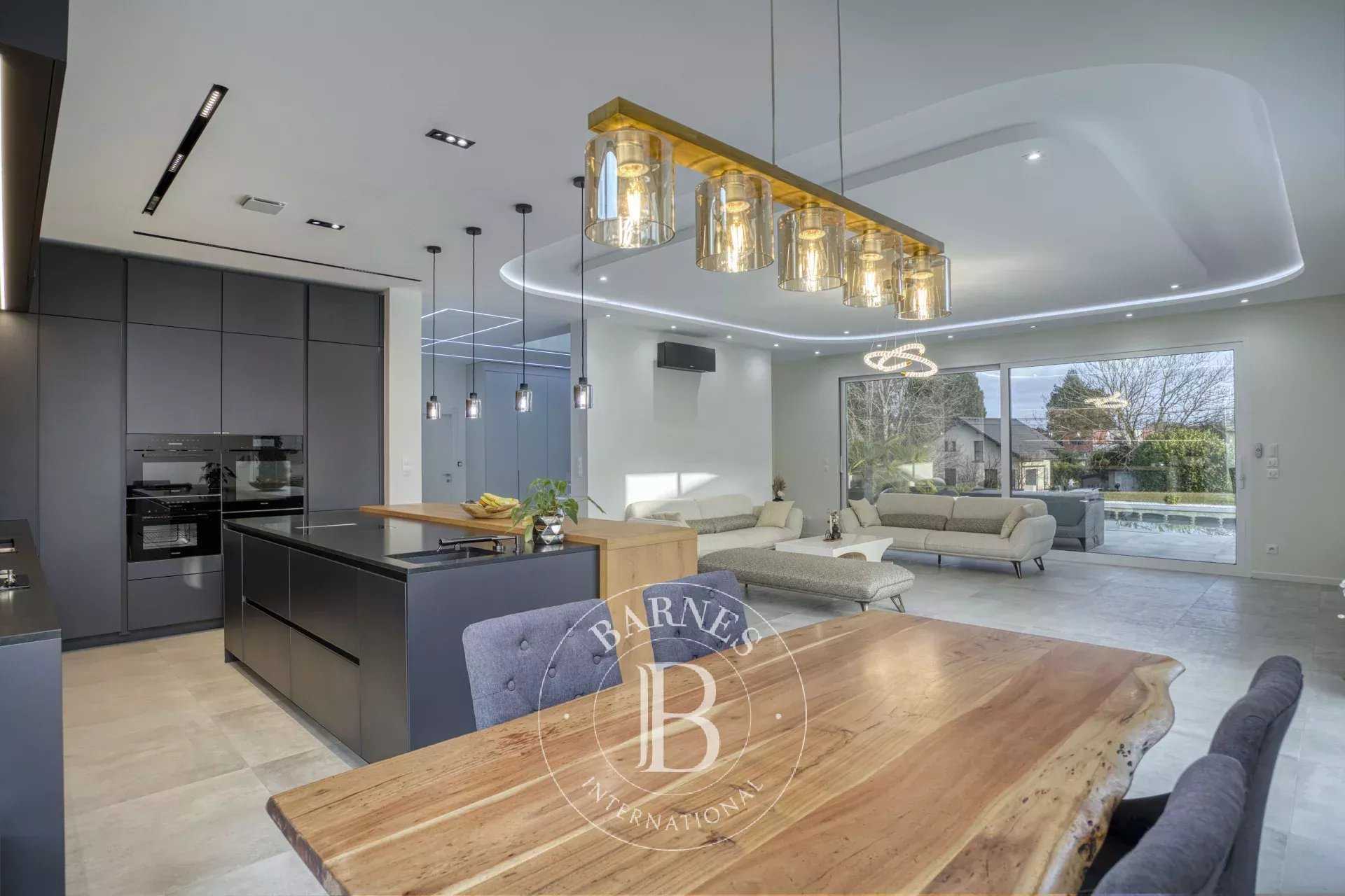 Villa Divonne-les-Bains  -  ref 85523370 (picture 1)