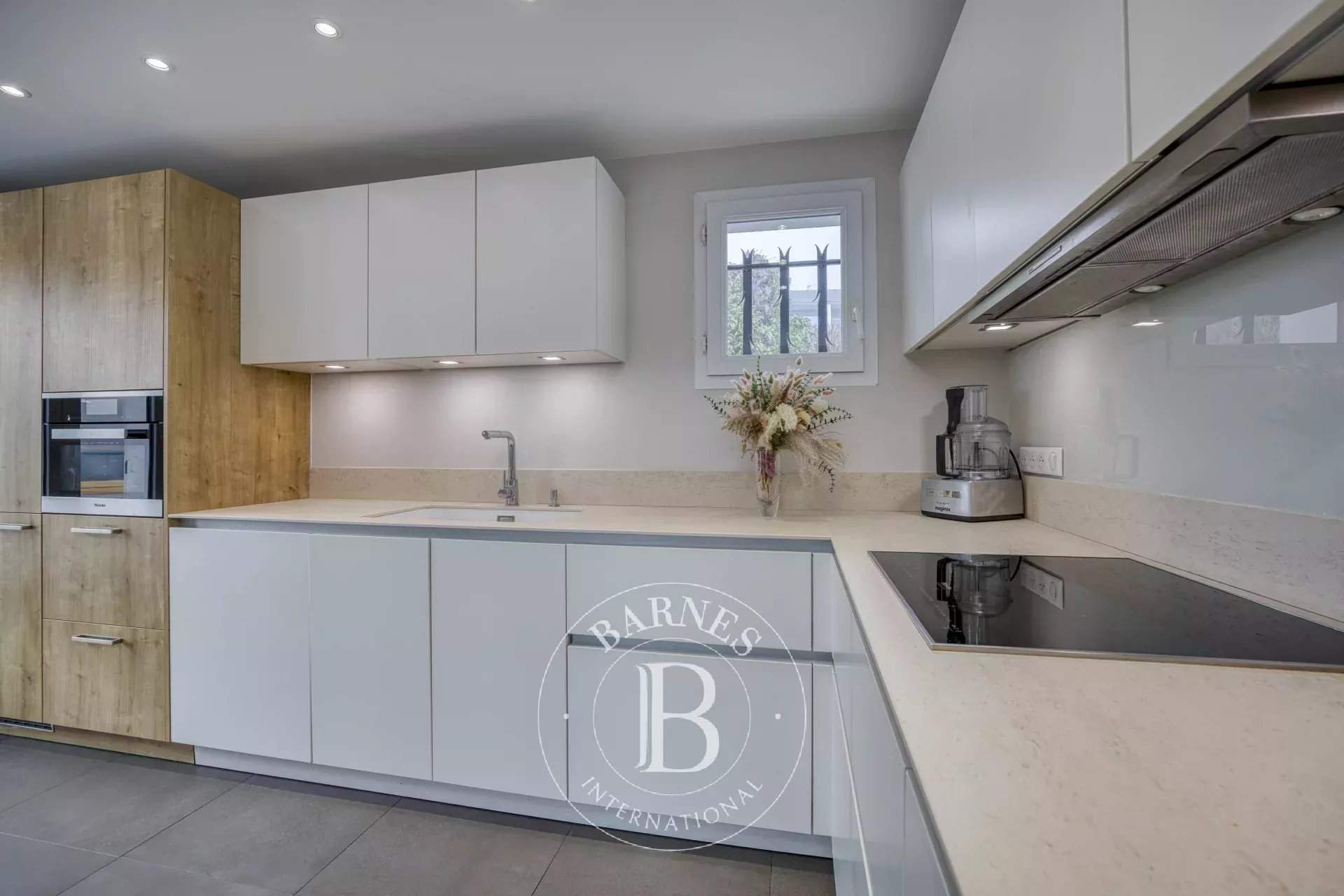 Divonne-les-Bains  - Villa 7 Pi&egrave;ces 5 Chambres - picture 12