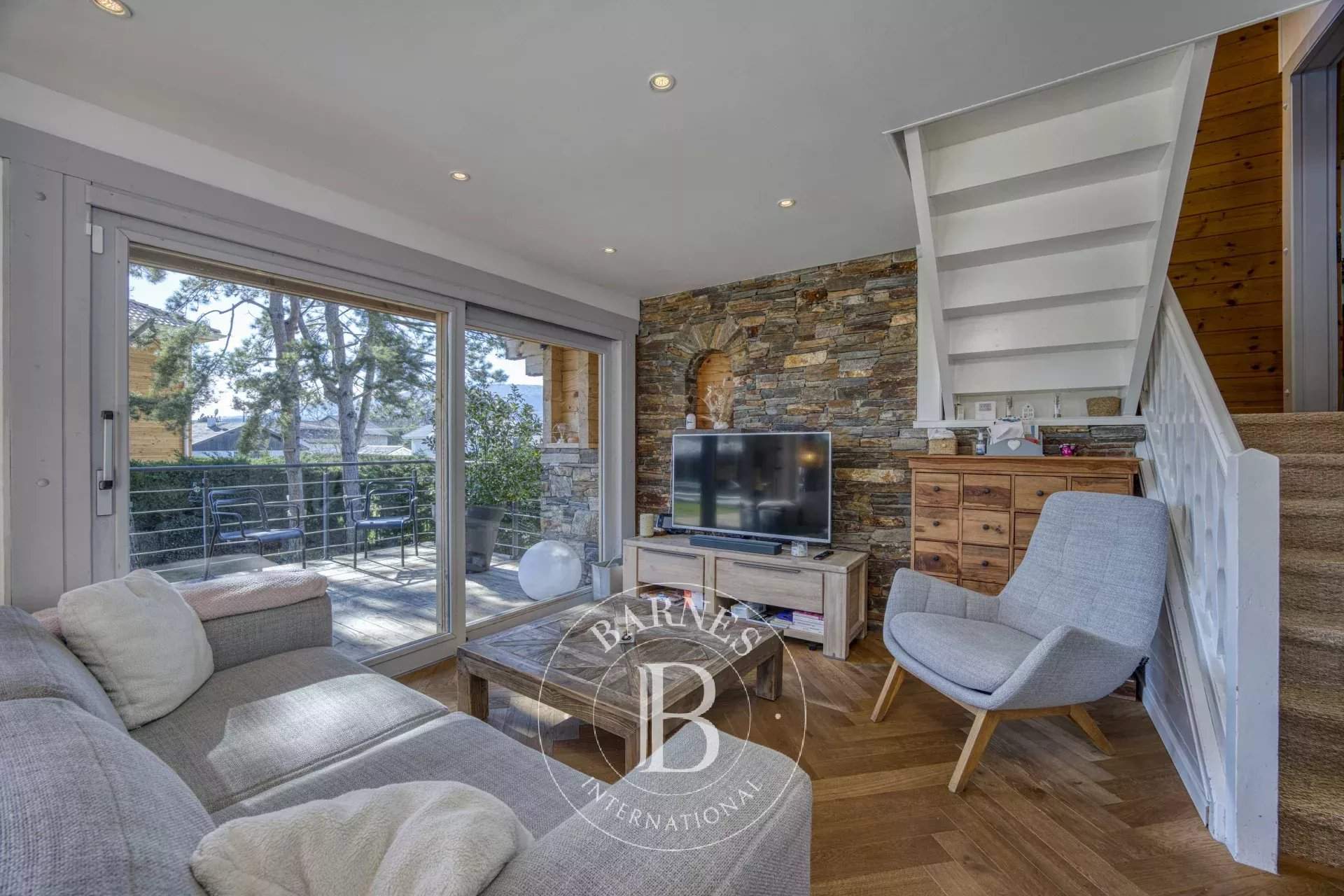 Vétraz-Monthoux  - Chalet 7 Pi&egrave;ces 5 Chambres - picture 5