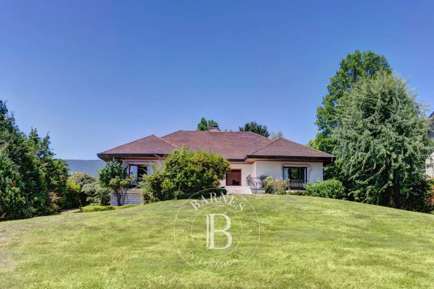 Divonne-les-Bains  - Villa 7 Pi&egrave;ces 5 Chambres - picture 2