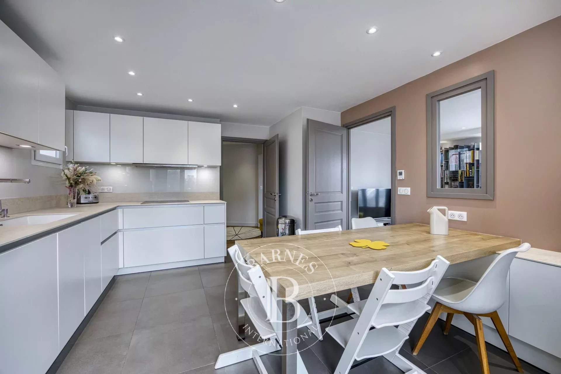 Divonne-les-Bains  - Villa 7 Pi&egrave;ces 5 Chambres - picture 10