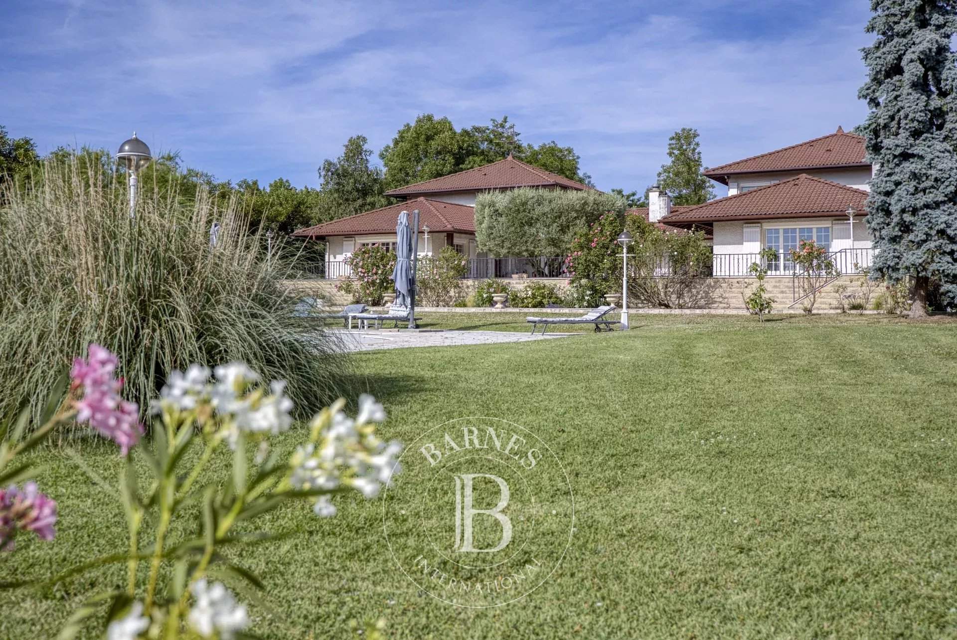 Étrembières  - House 7 Bedrooms - picture 2