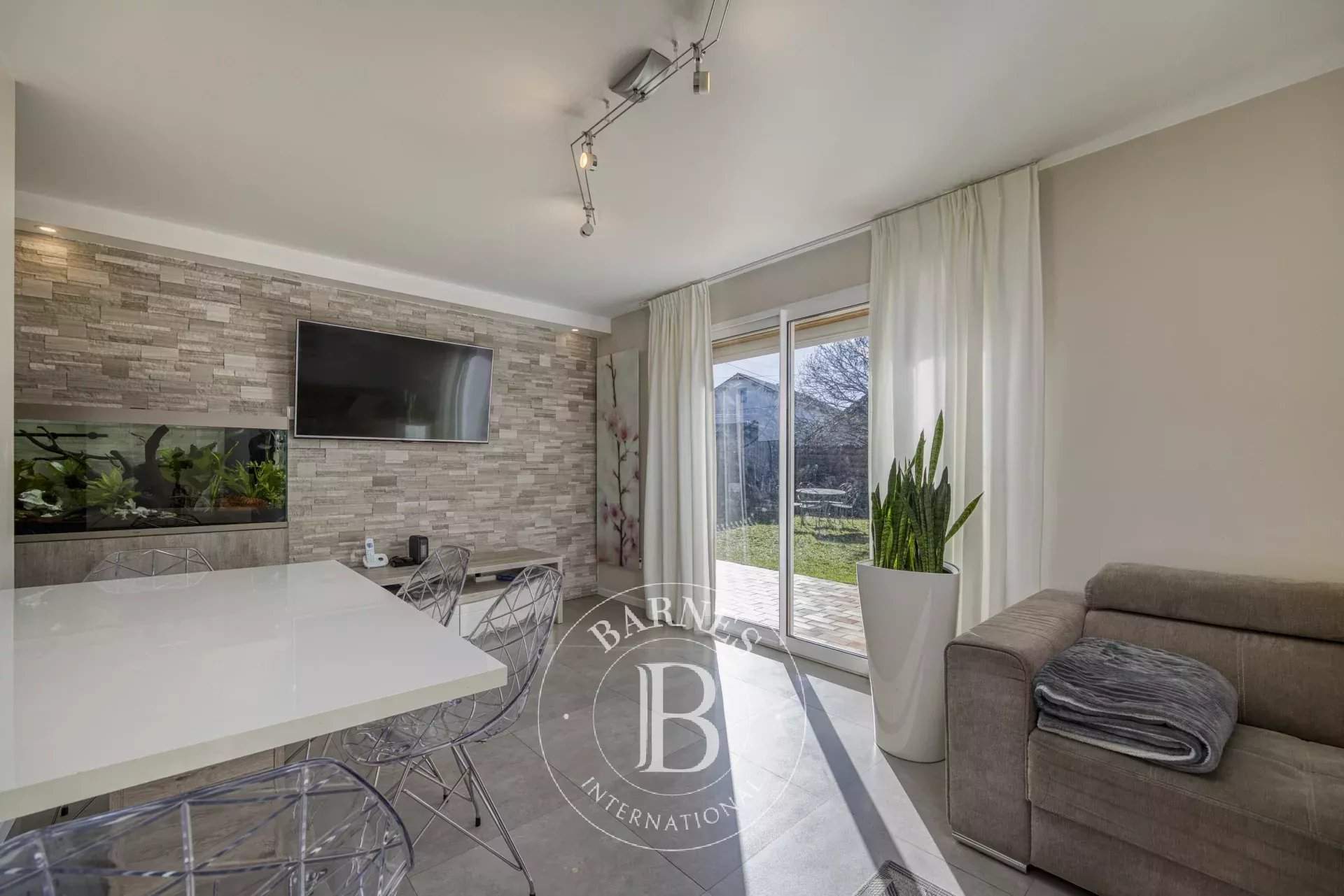 Vétraz-Monthoux  - House 2 Bedrooms - picture 3