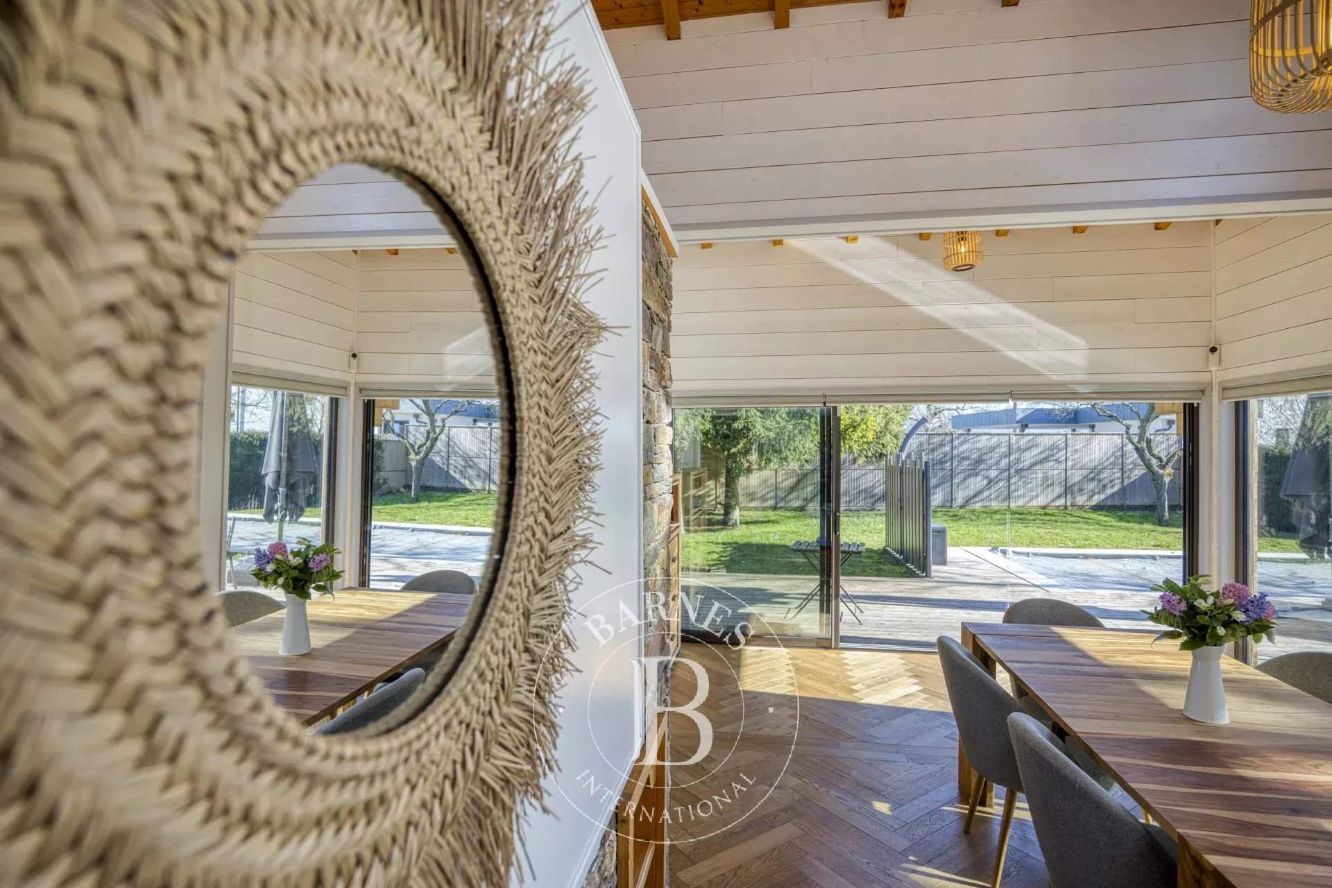 Vétraz-Monthoux  - Chalet 7 Pi&egrave;ces 5 Chambres - picture 11