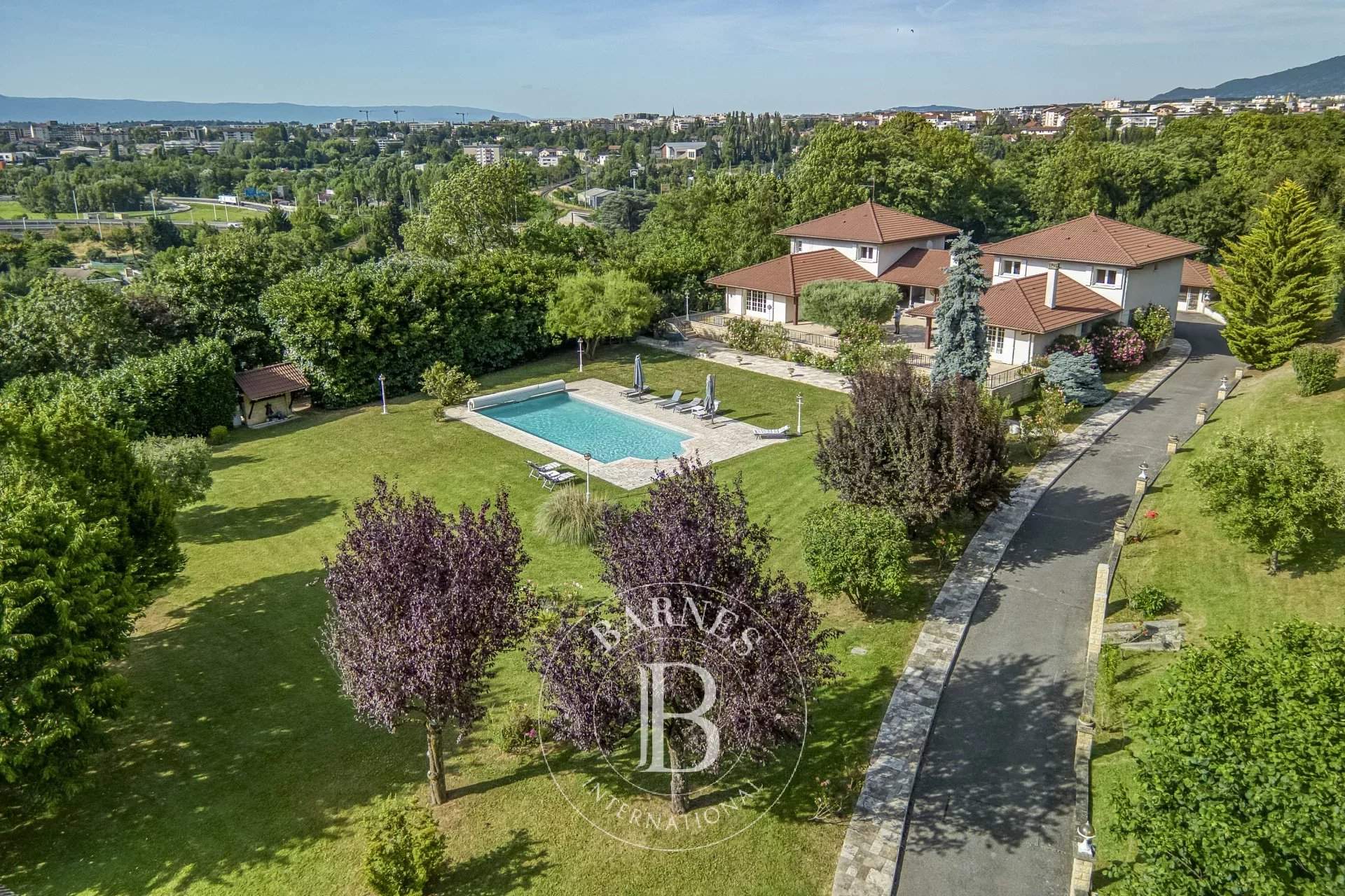 Étrembières  - House 7 Bedrooms - picture 1