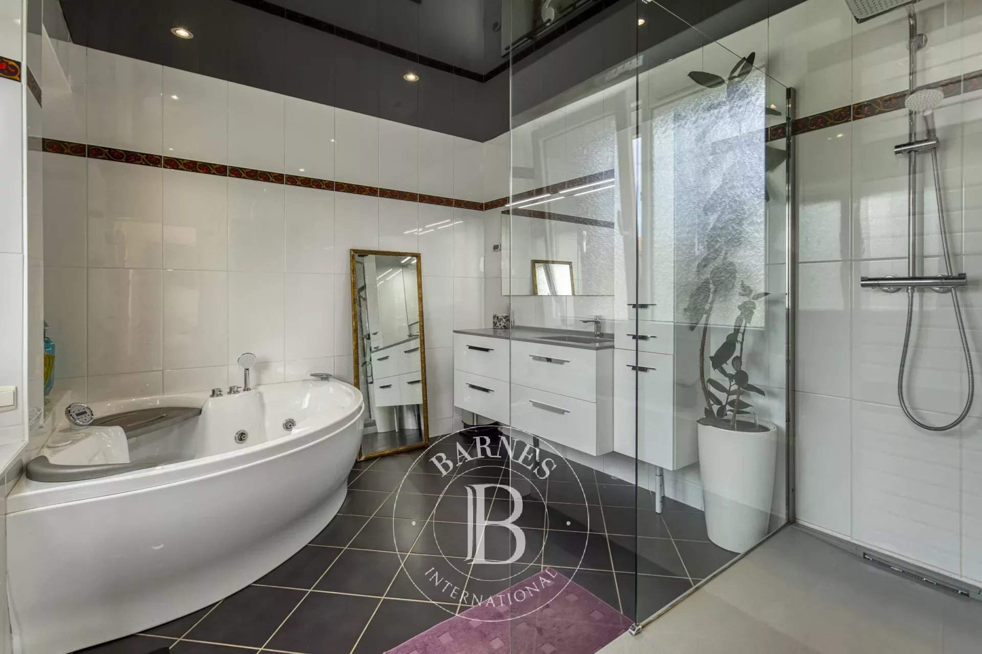 Annemasse  - House 5 Bedrooms - picture 9