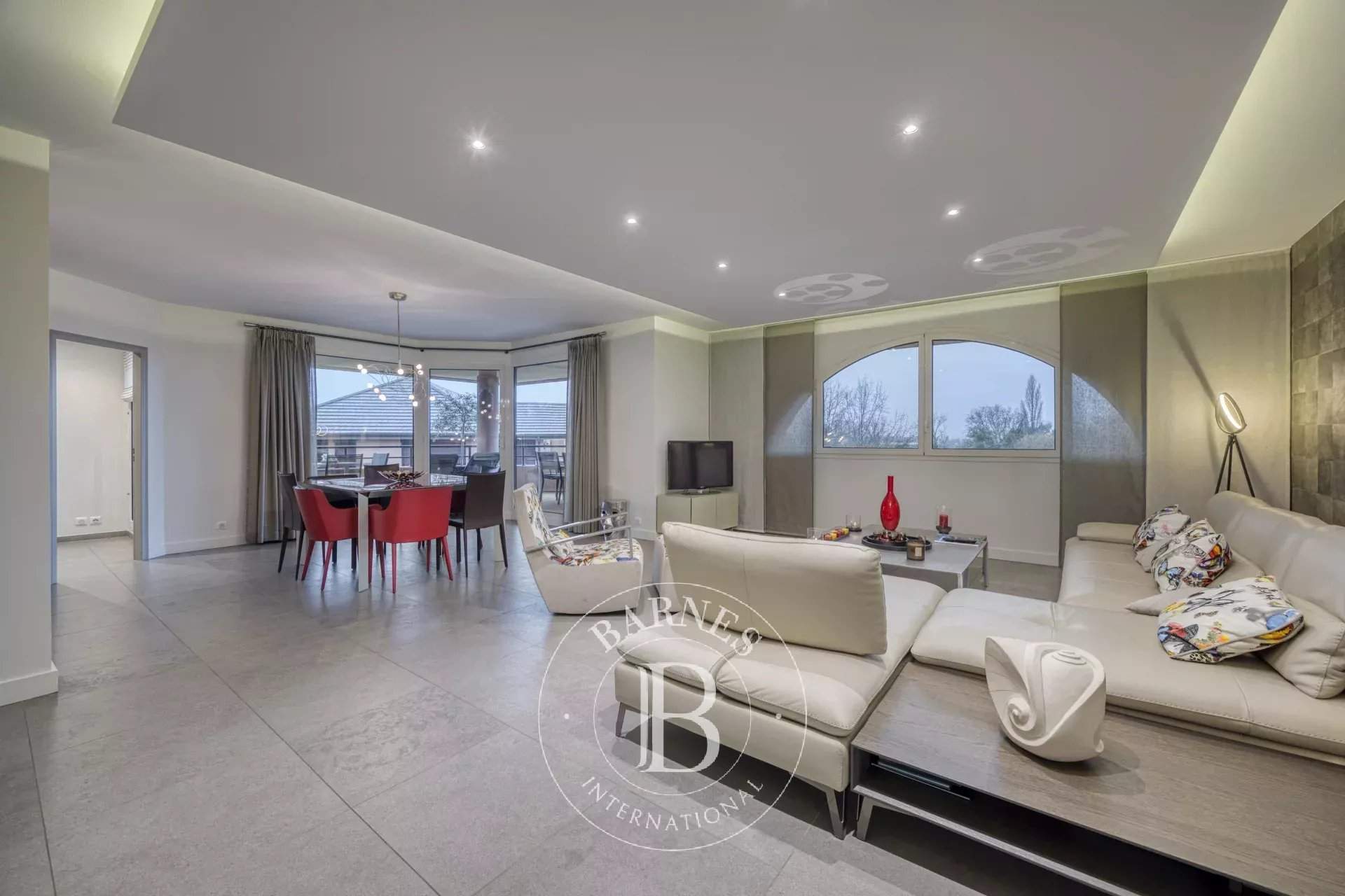Prévessin-Moëns  - Appartement 5 Pièces 4 Chambres - picture 5