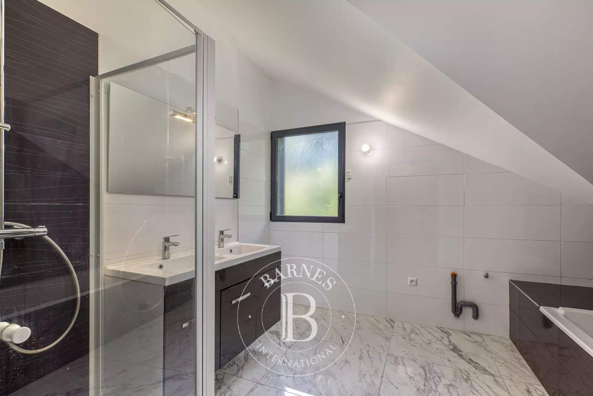 Cranves-Sales  - House 10 Bedrooms - picture 13