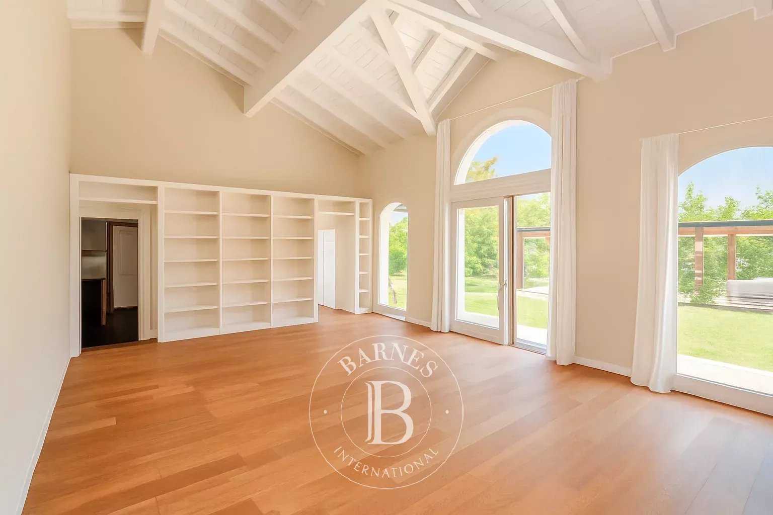 Bogogno  - Villa 5 Bedrooms