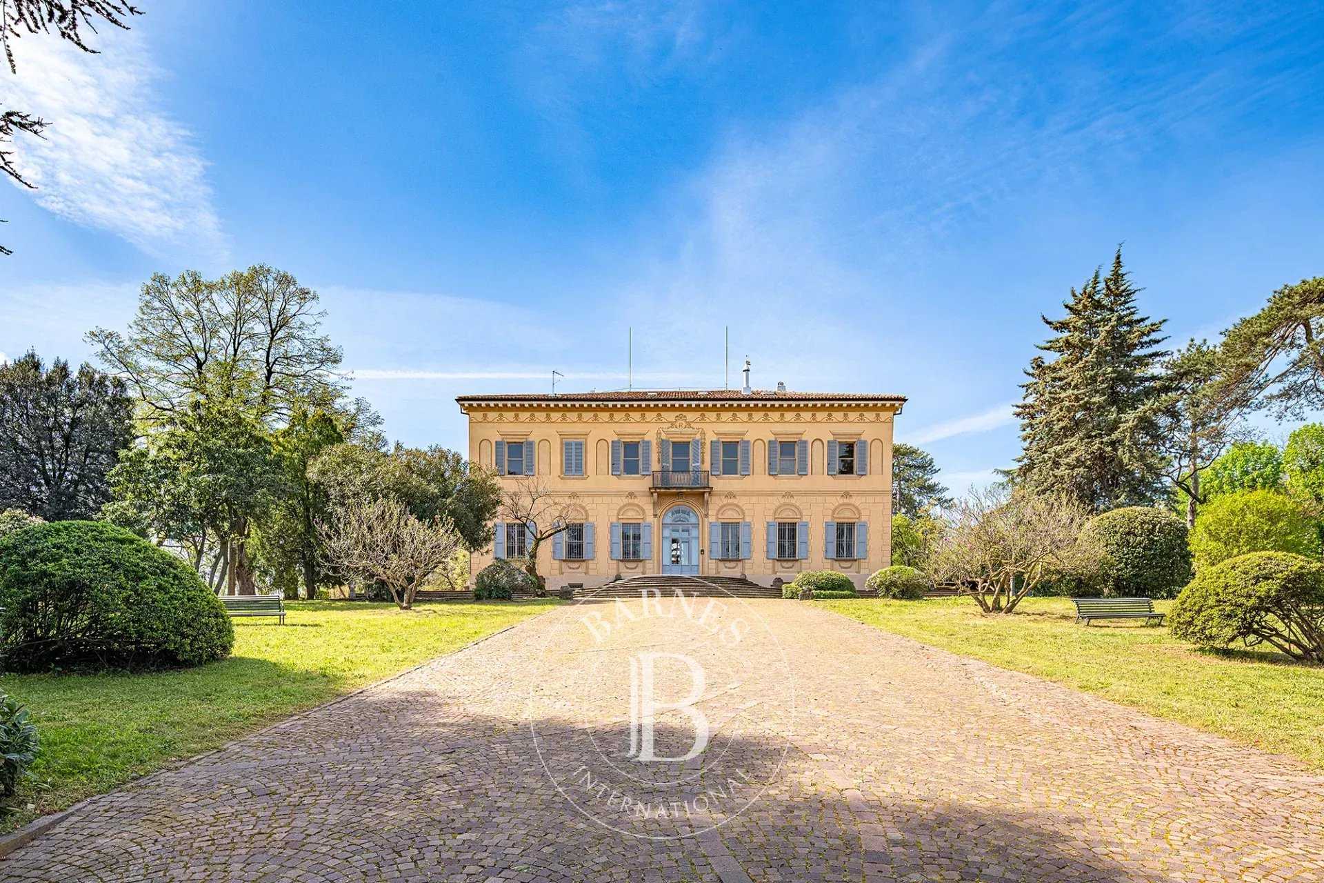 Bologna  - Villa 38 Pièces