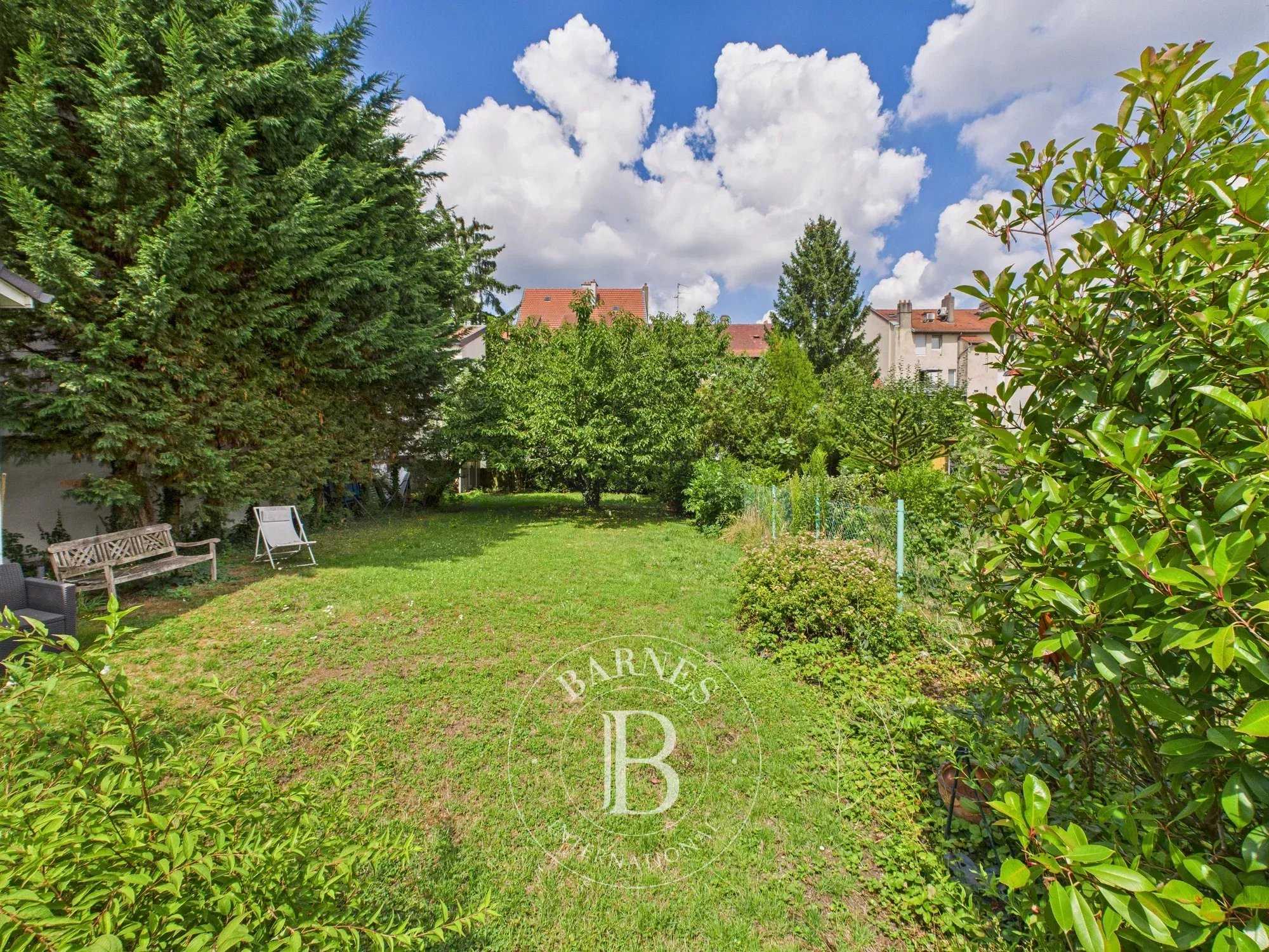 Montigny-lès-Metz  - Maison 10 Pi&egrave;ces 5 Chambres