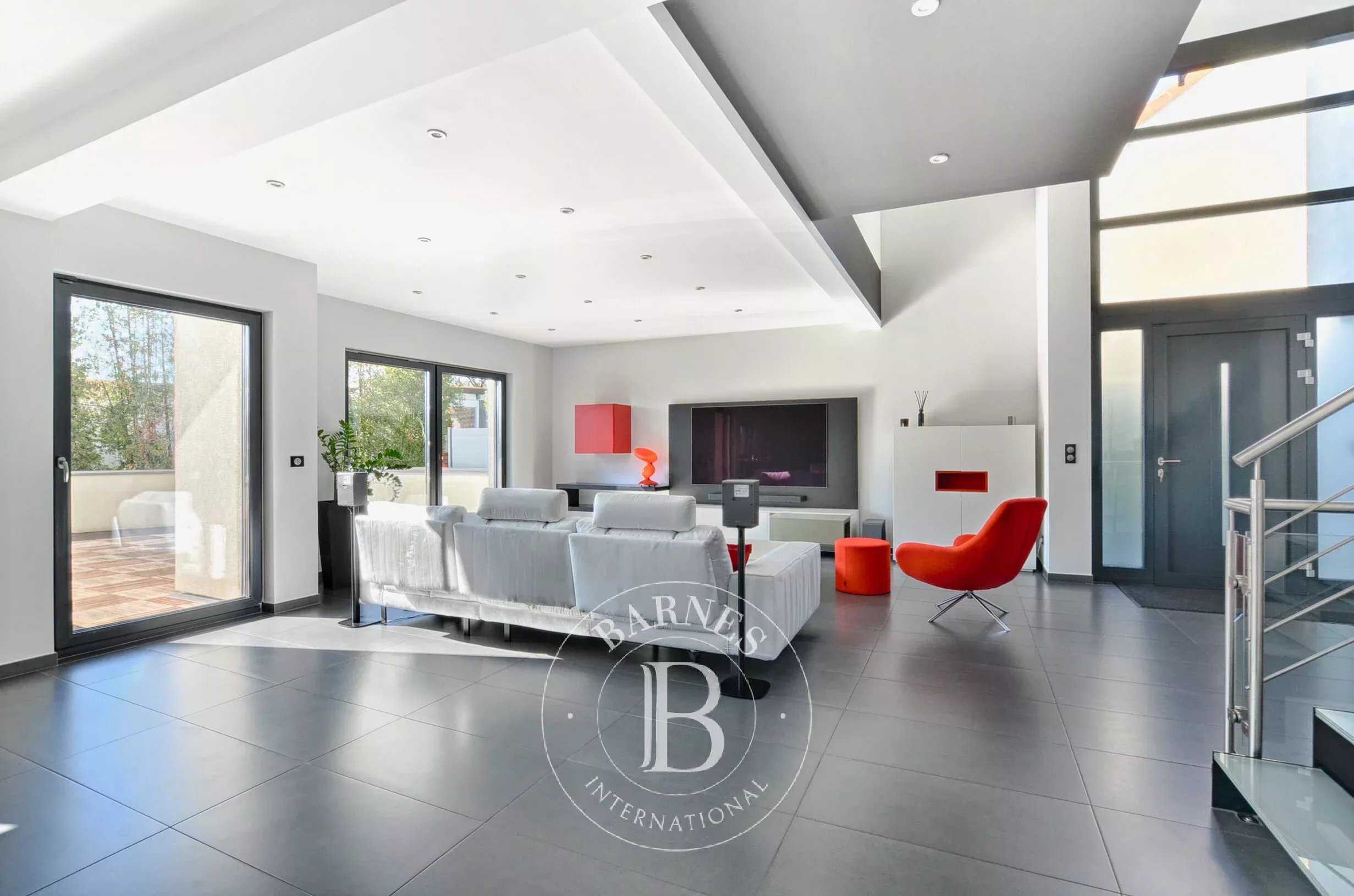 Thionville  - Villa 8 Pi&egrave;ces 4 Chambres