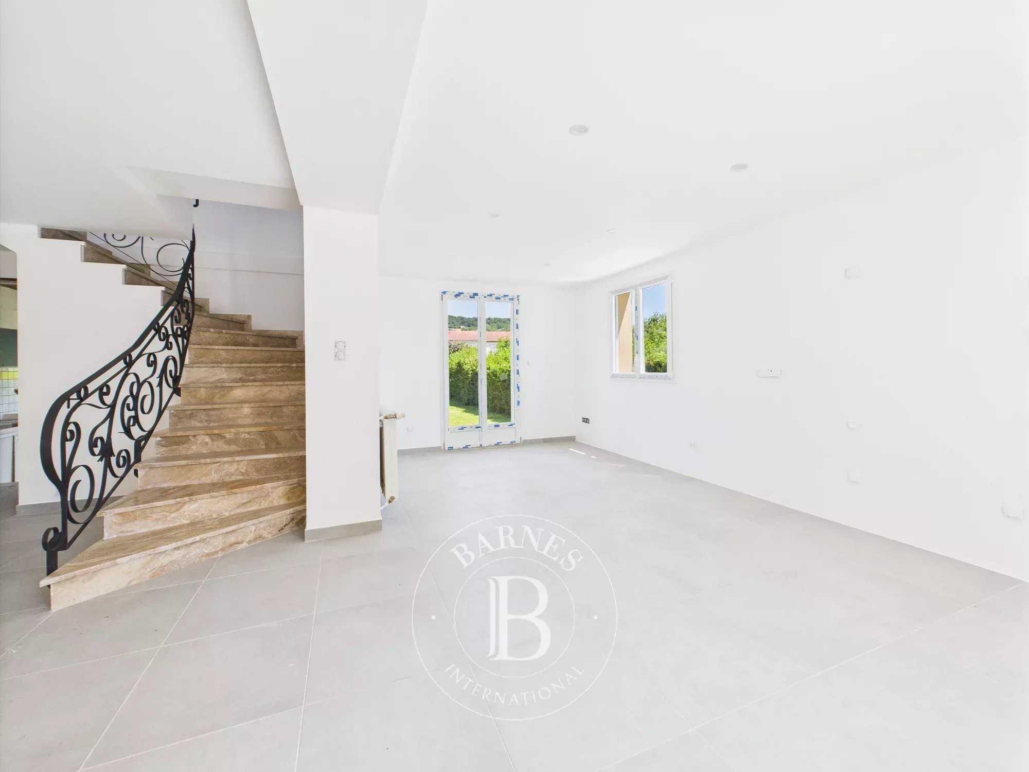 Nancy  - Maison 7 Pi&egrave;ces 3 Chambres