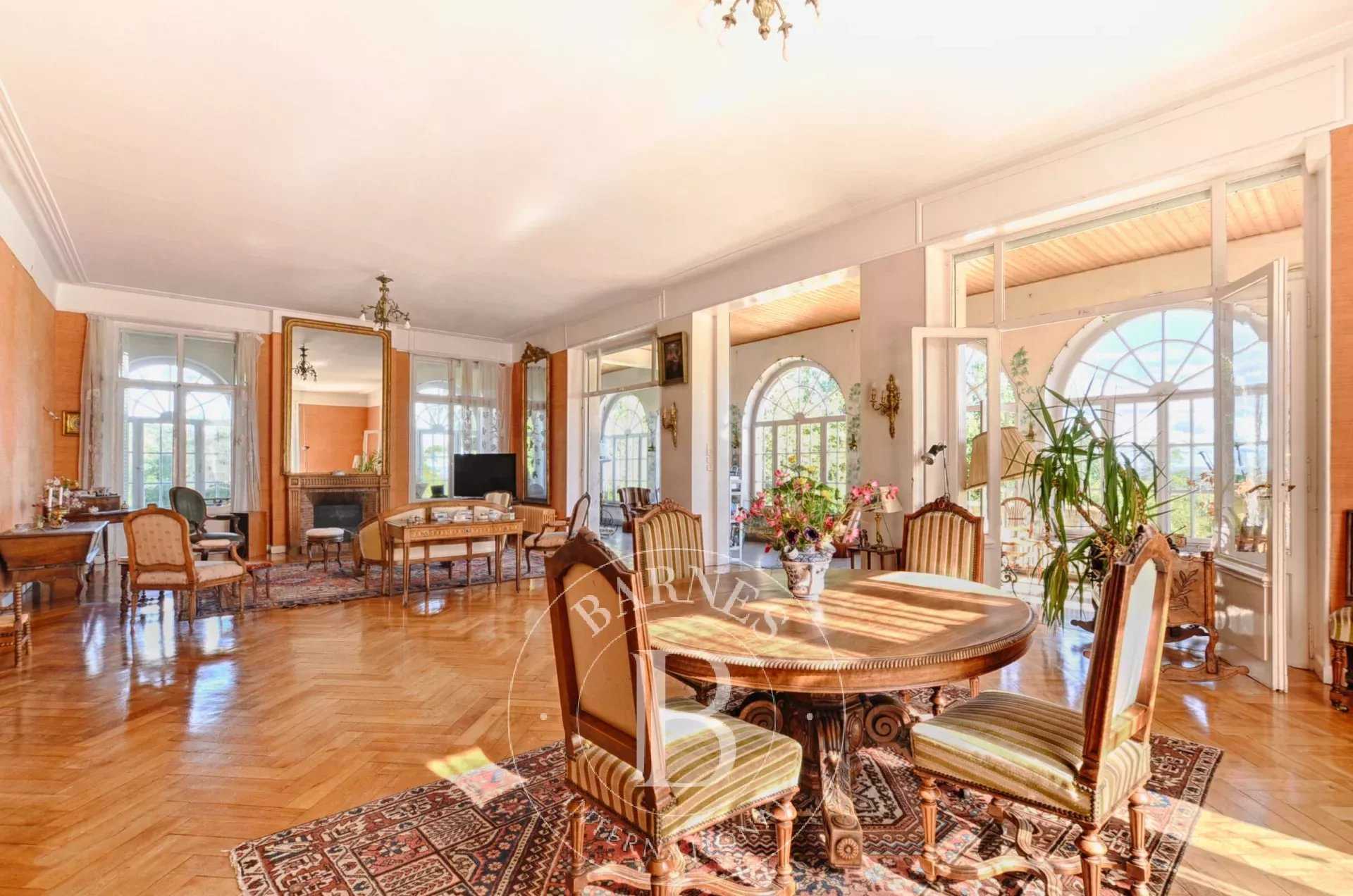 Sainte-Ruffine  - Propriété 12 Pi&egrave;ces 11 Chambres