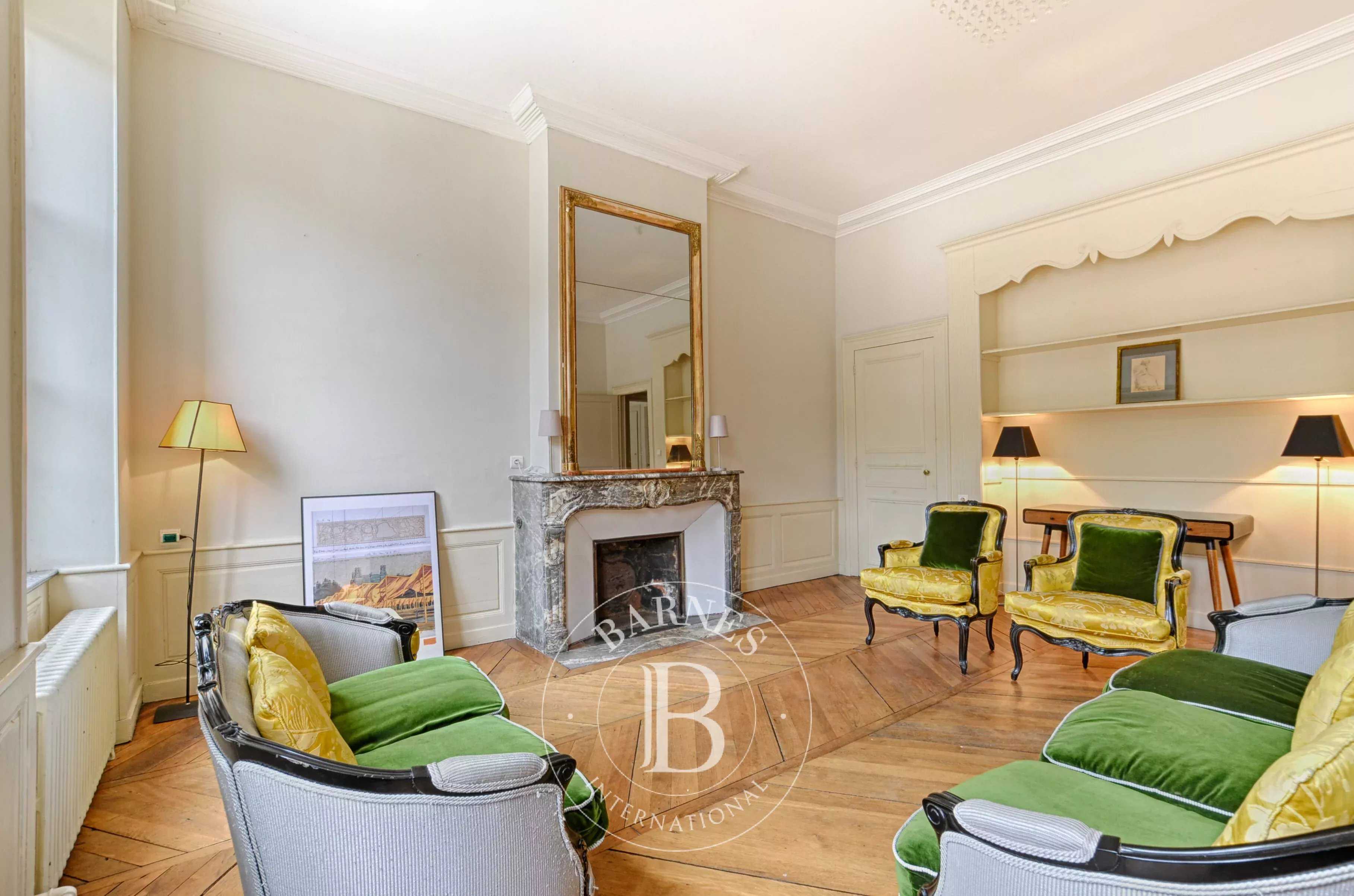 Nancy  - Hôtel particulier 11 Pi&egrave;ces 6 Chambres