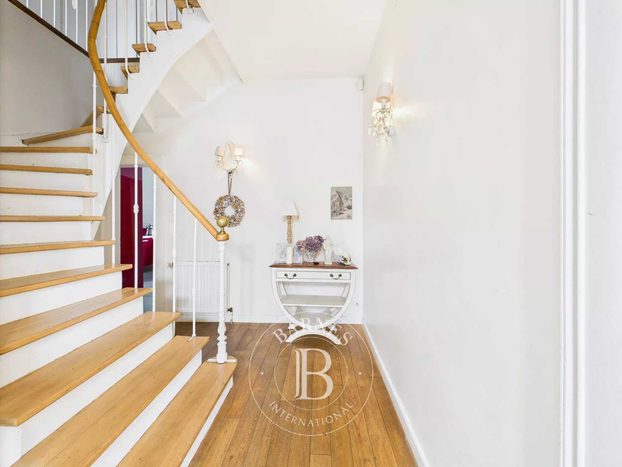 Montigny-lès-Metz  - Maison 10 Pi&egrave;ces 5 Chambres