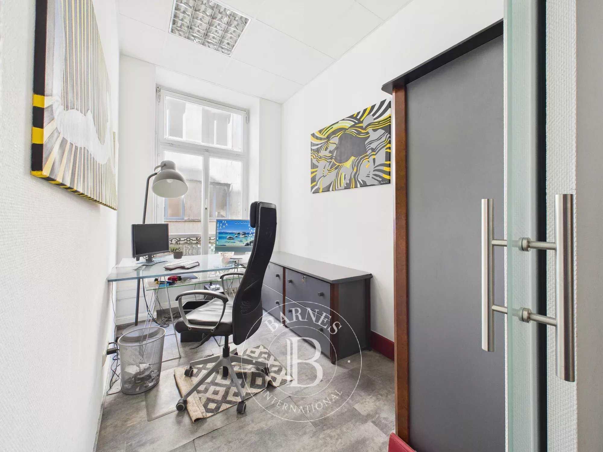 Luxembourg  - Oficinas 2 Cuartos