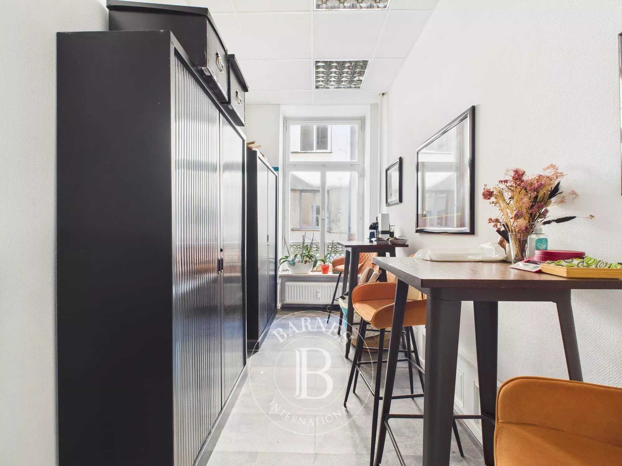 Luxembourg  - Oficinas 2 Cuartos