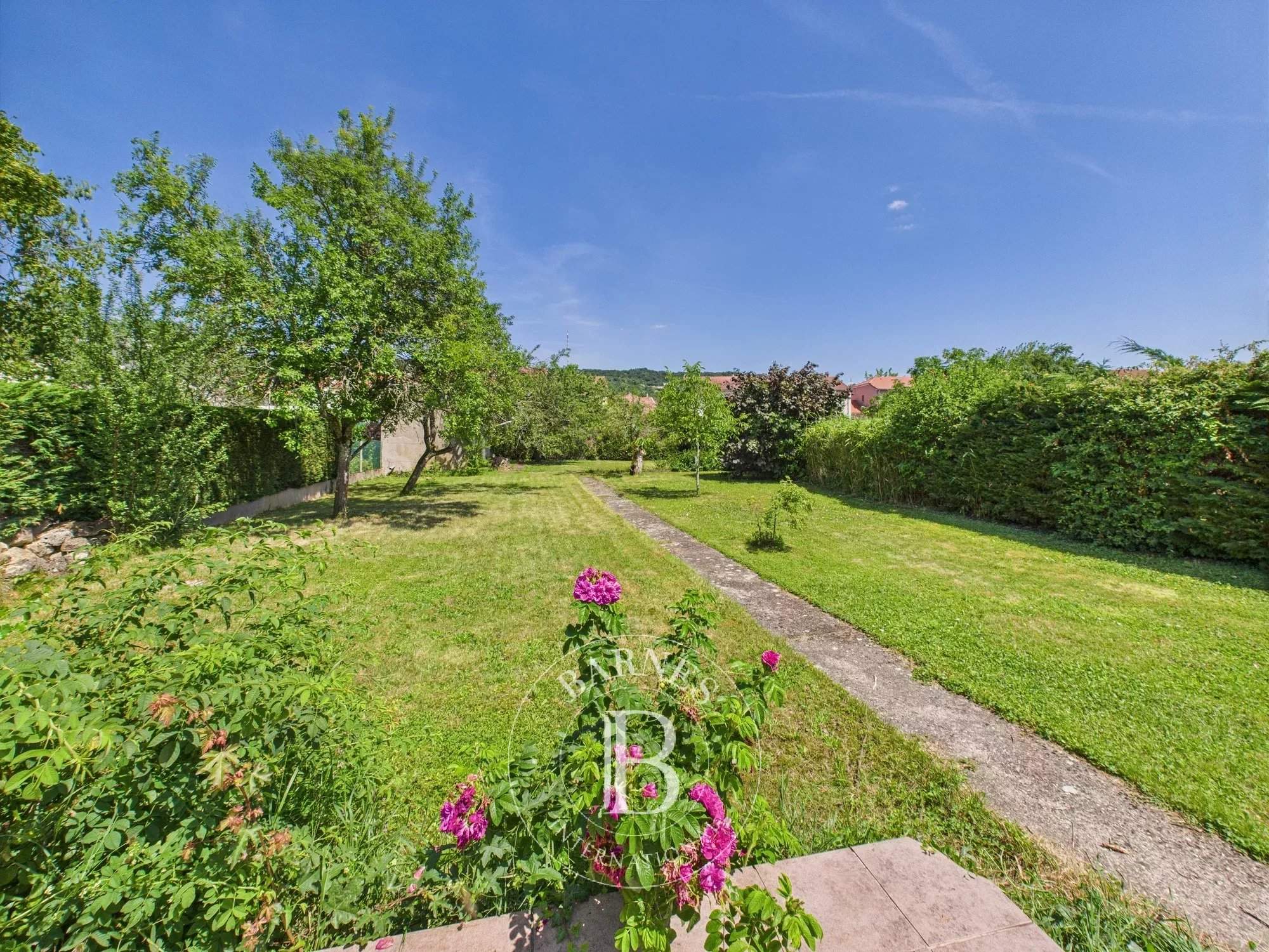 Nancy  - Maison 7 Pi&egrave;ces 3 Chambres - picture 2