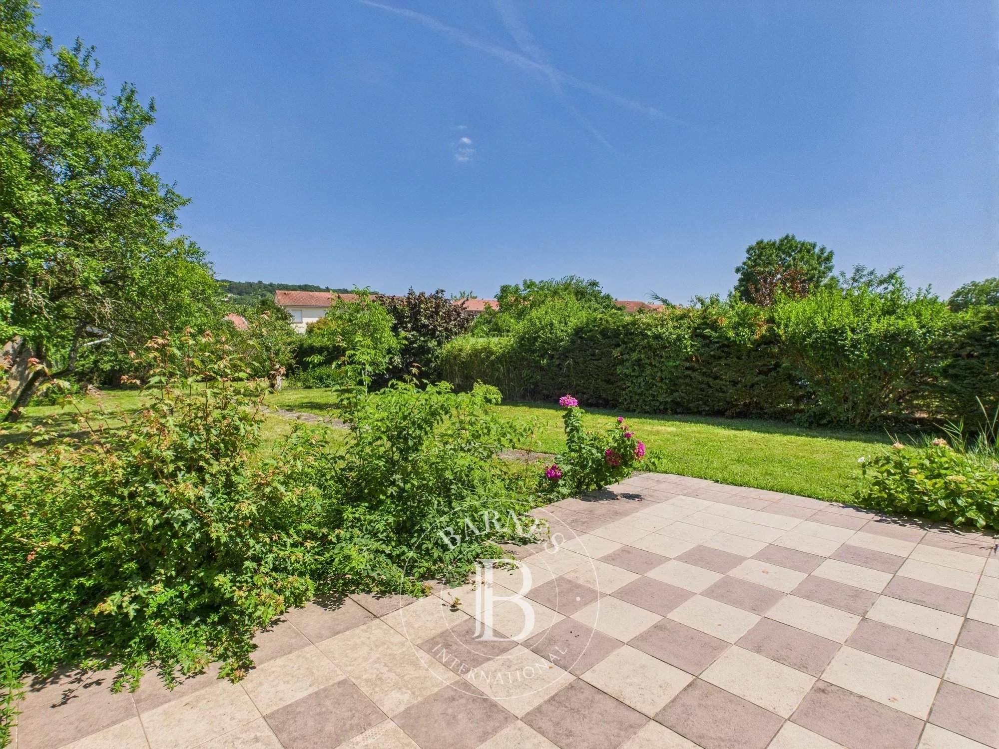 Nancy  - Maison 7 Pi&egrave;ces 3 Chambres - picture 3