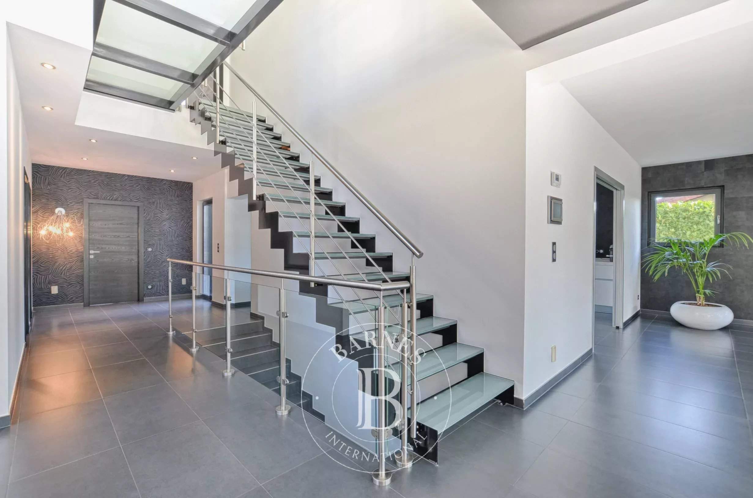 Thionville  - Villa 8 Pi&egrave;ces 4 Chambres - picture 5