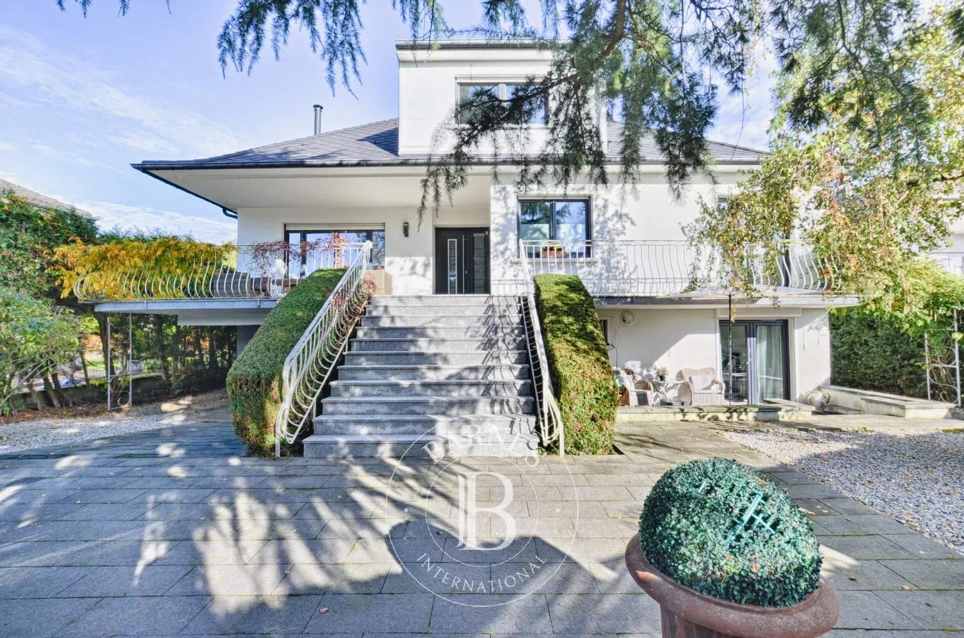 Thionville  - Villa 9 Pi&egrave;ces 6 Chambres - picture 1