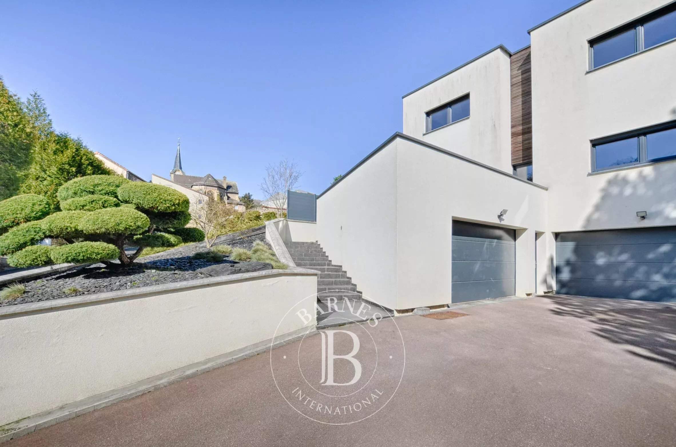 Thionville  - Villa 8 Pi&egrave;ces 4 Chambres - picture 2