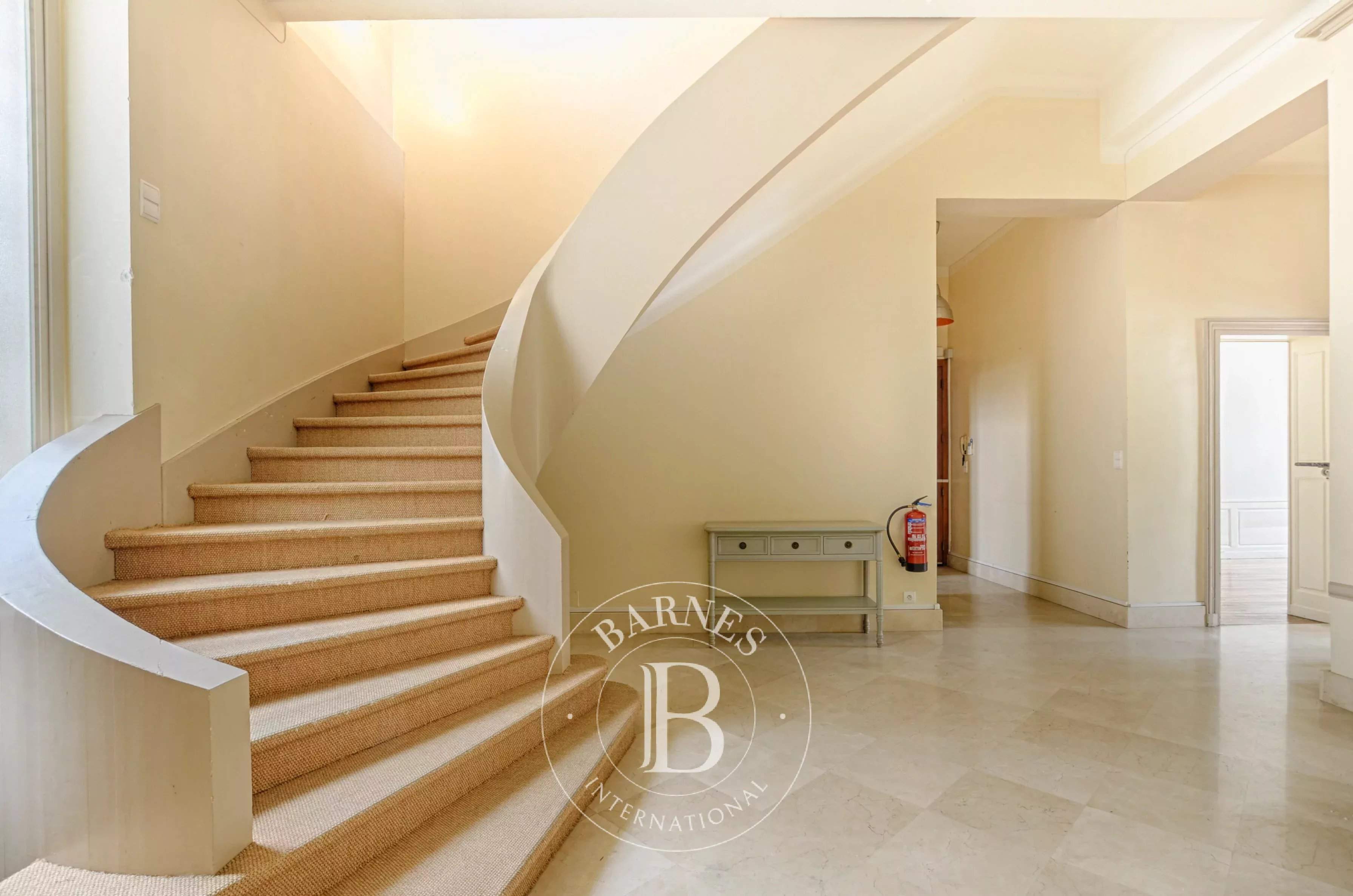 Nancy  - Hôtel particulier 11 Pi&egrave;ces 6 Chambres - picture 4