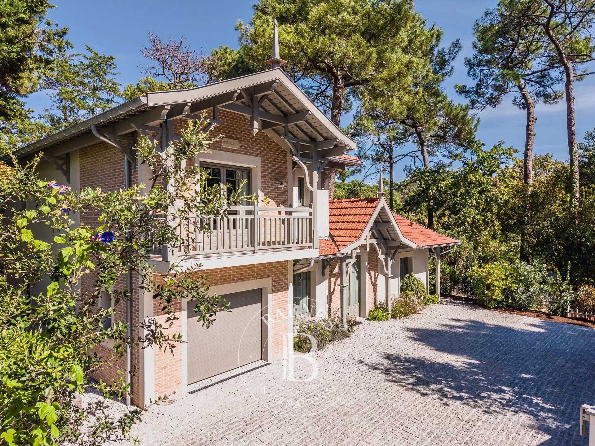 Arcachon  - Maison 7 Pi&egrave;ces 5 Chambres