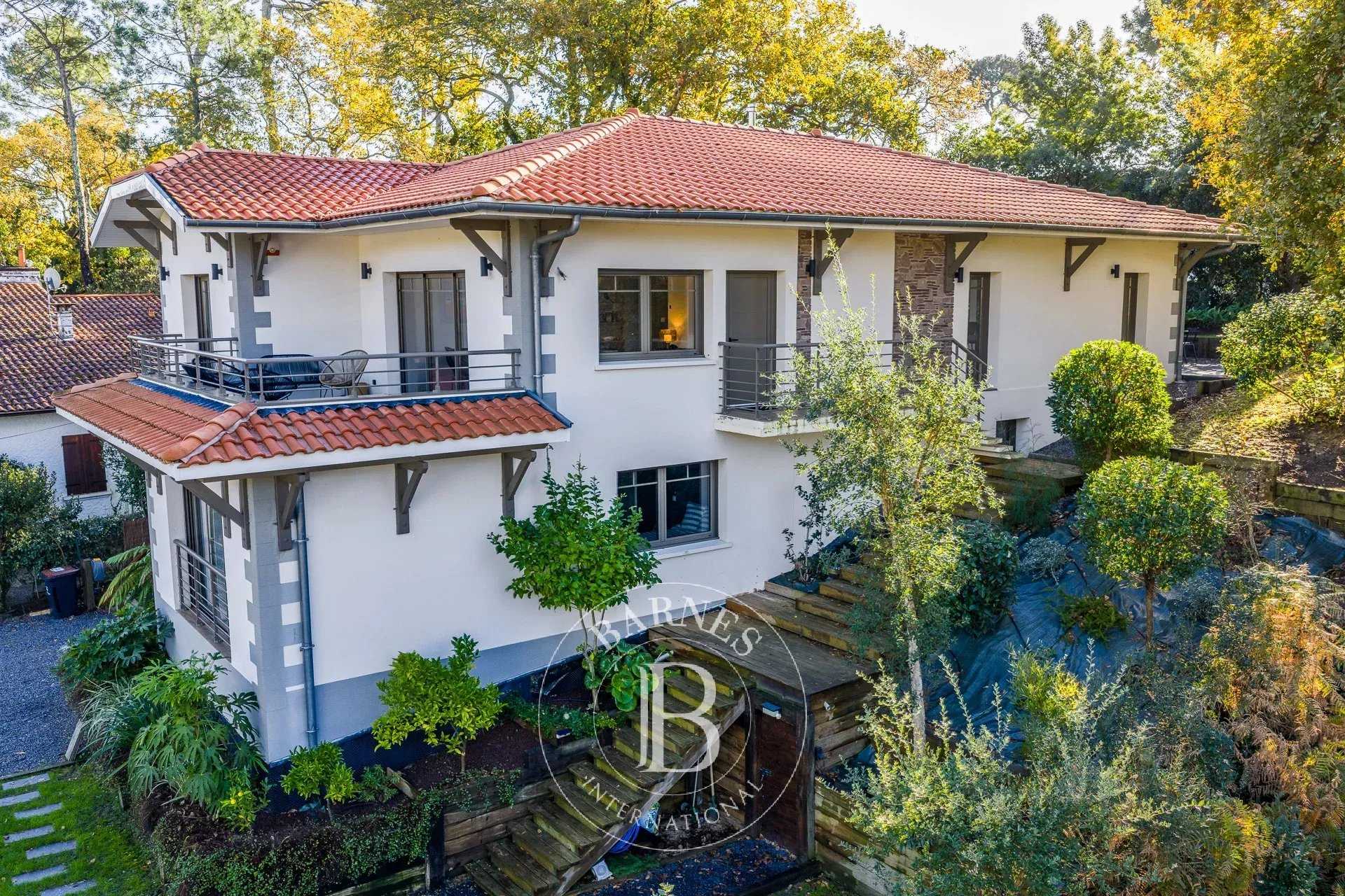 Villa Arcachon  -  ref 85906421 (picture 3)