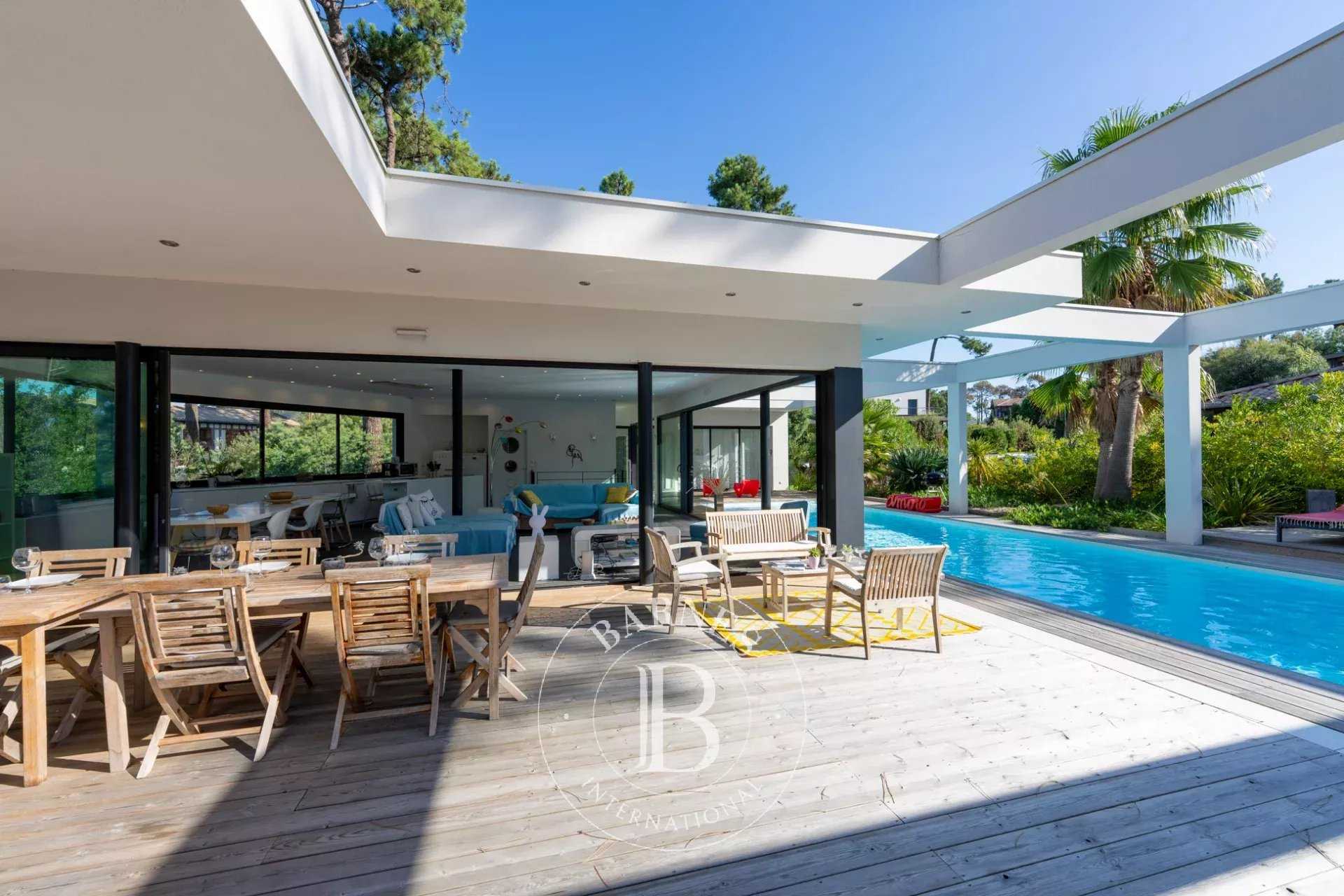 Villa Arcachon  -  ref 83379805 (picture 3)