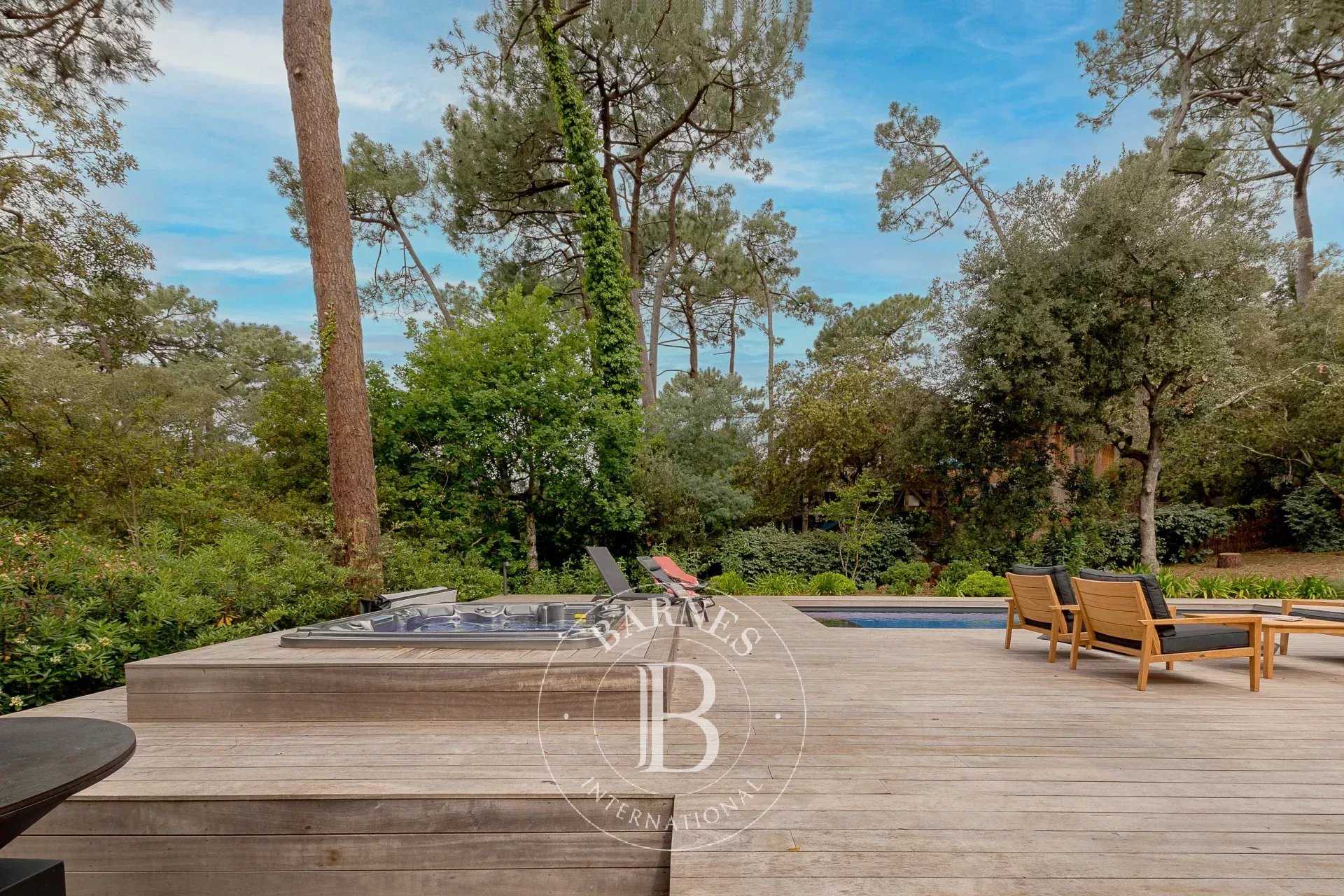 Villa Arcachon  -  ref 82556641 (picture 3)