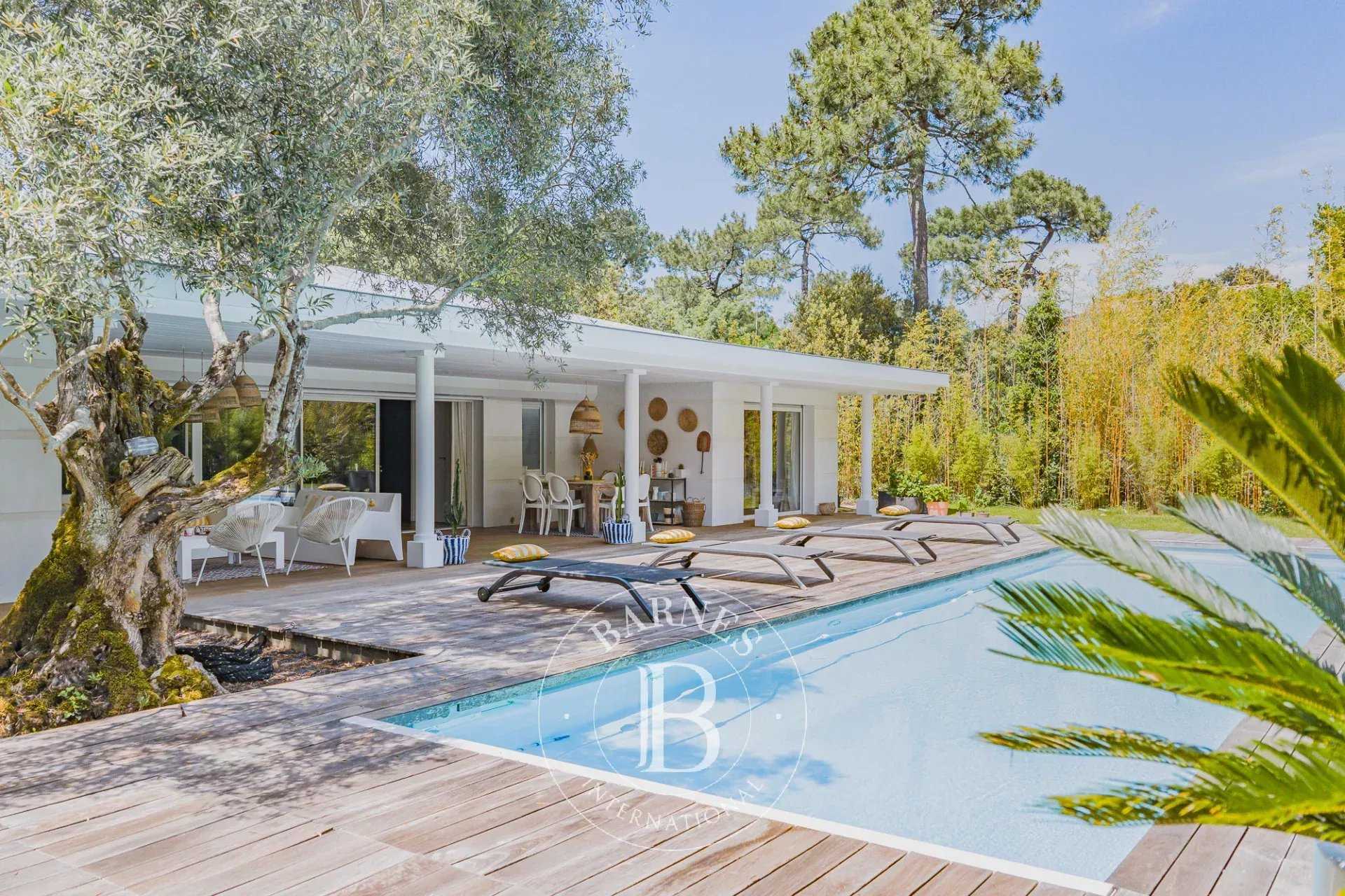 Villa Arcachon  -  ref 85909905 (picture 1)