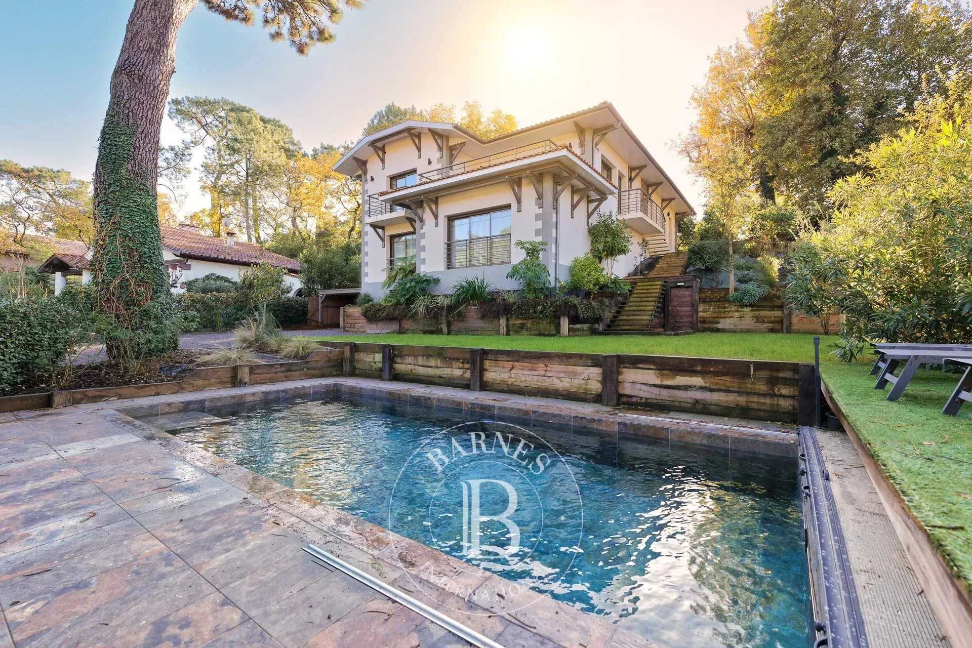 Villa Arcachon  -  ref 85906421 (picture 2)