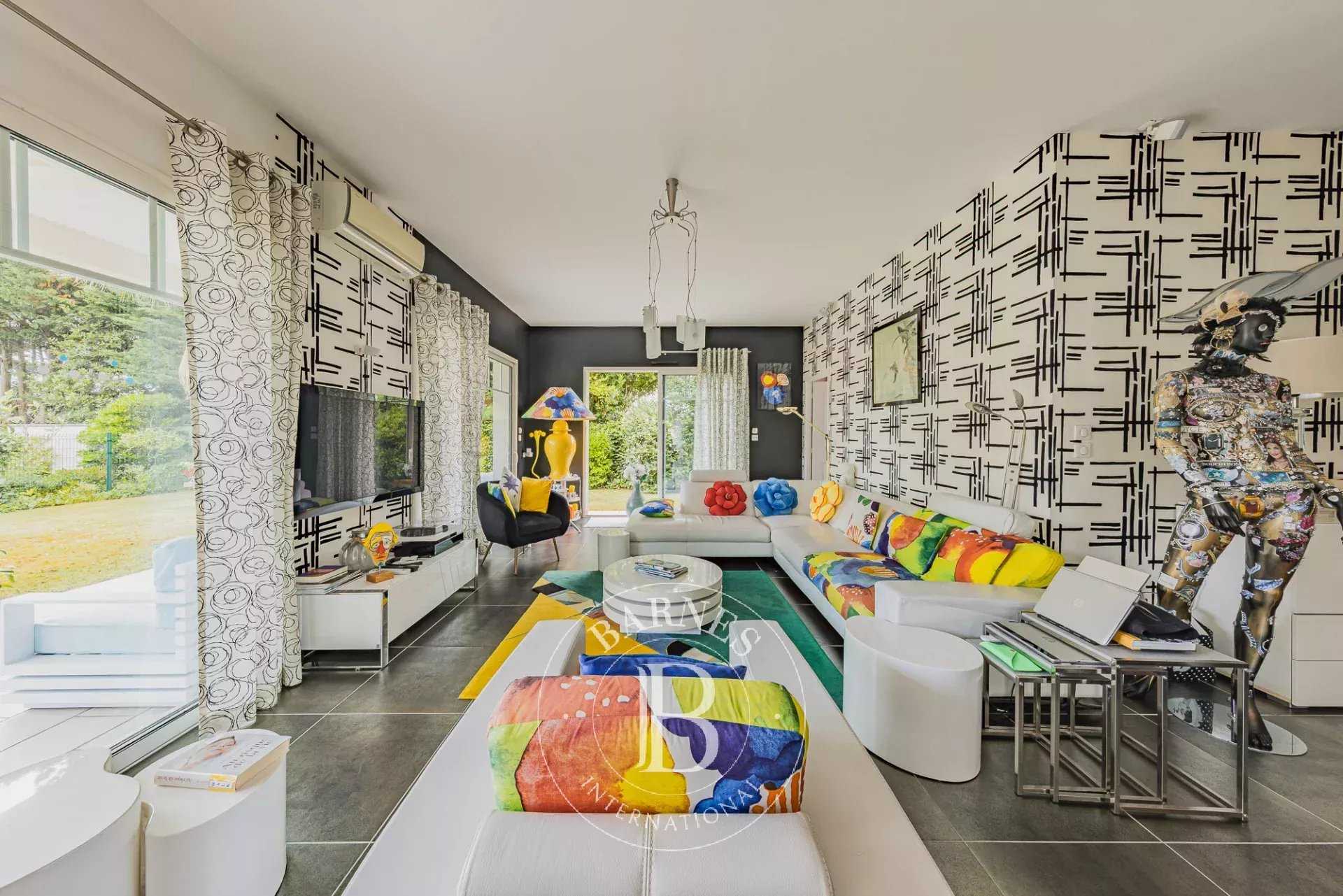 Villa Arcachon  -  ref 85670549 (picture 1)