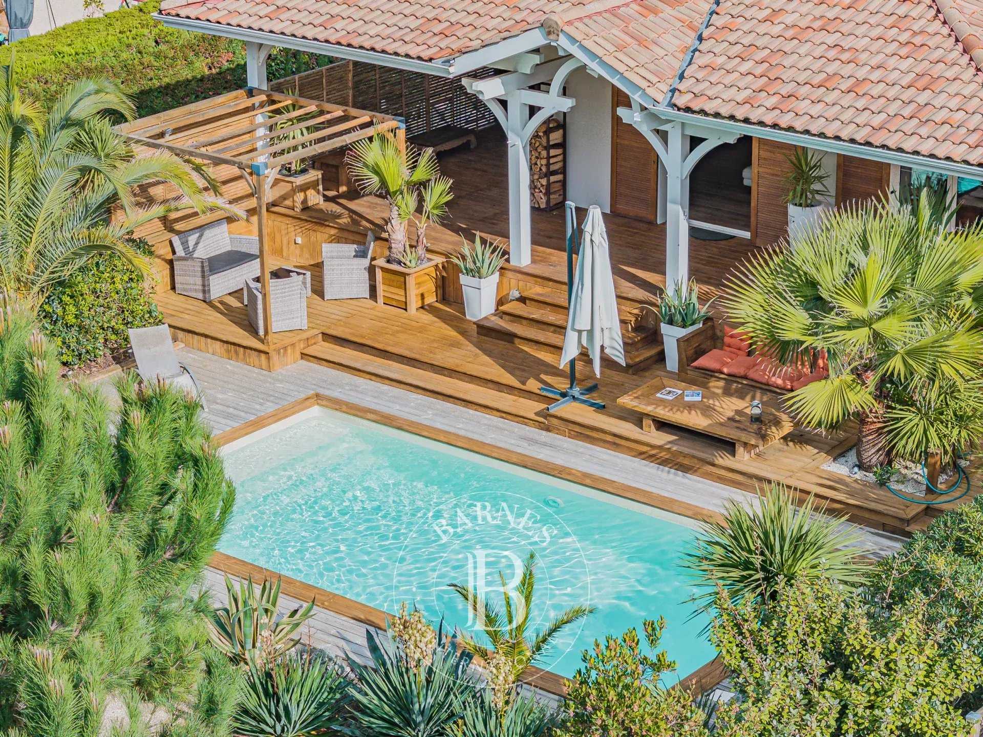 Villa La Teste-de-Buch  -  ref 85323542 (picture 1)