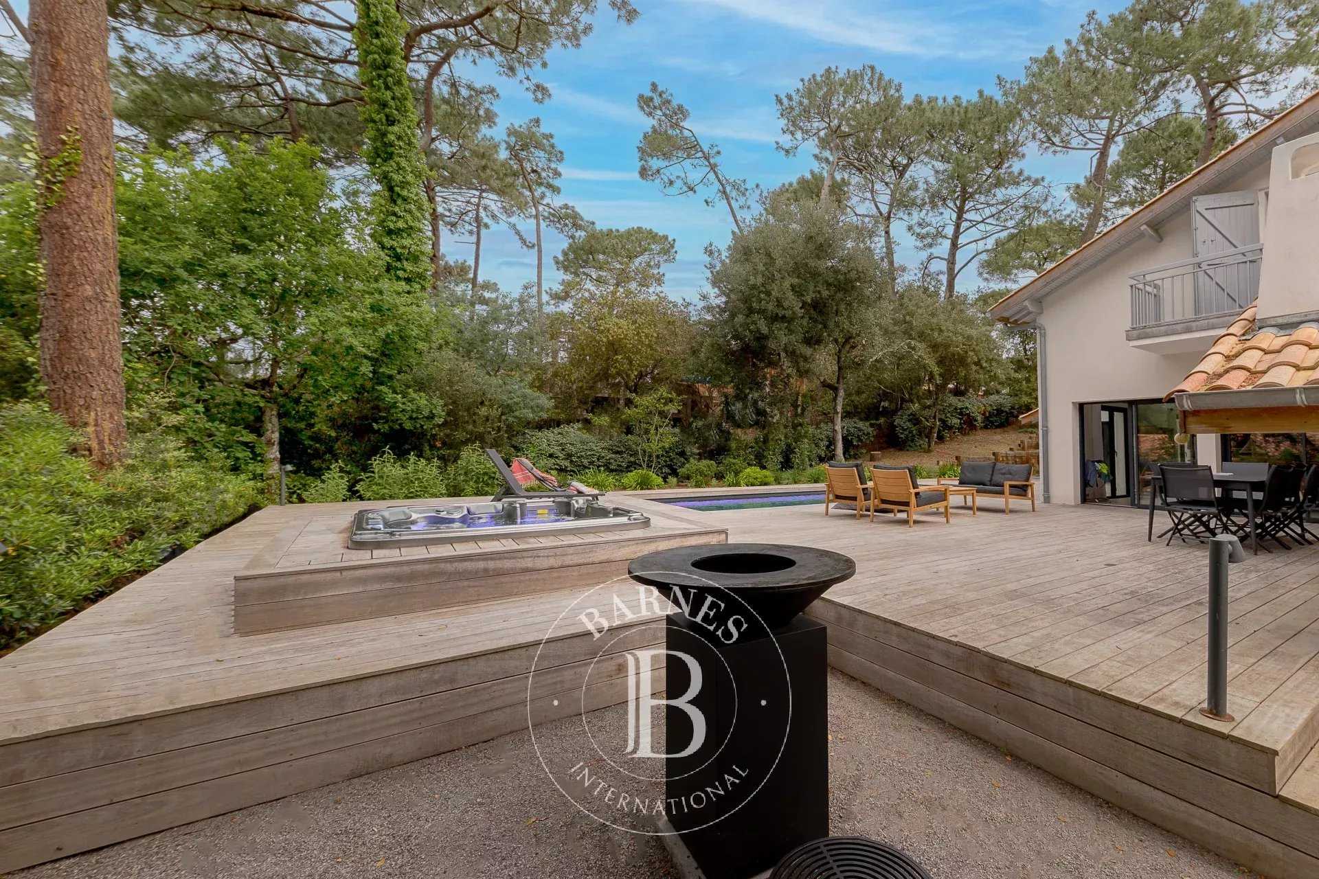 Villa Arcachon  -  ref 82556641 (picture 2)