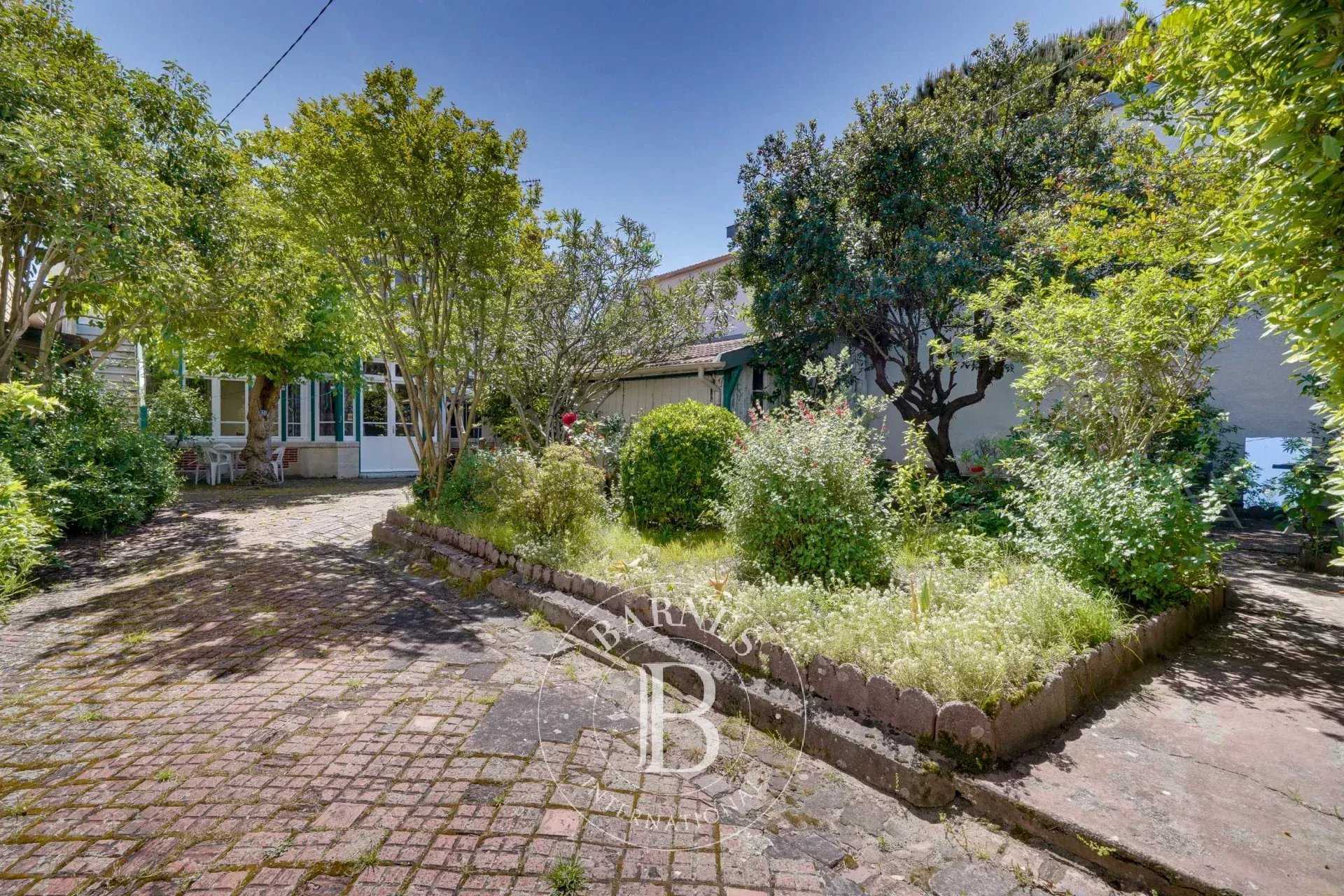 Arcachon  - Maison 7 Pi&egrave;ces 5 Chambres