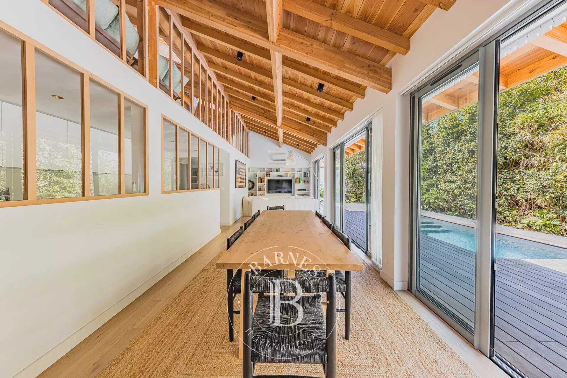 Arcachon  - Maison 7 Pi&egrave;ces 5 Chambres