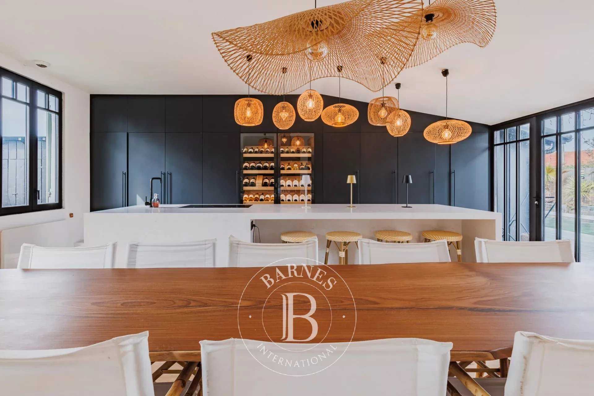 La Teste-de-Buch  - Maison 7 Pi&egrave;ces 5 Chambres