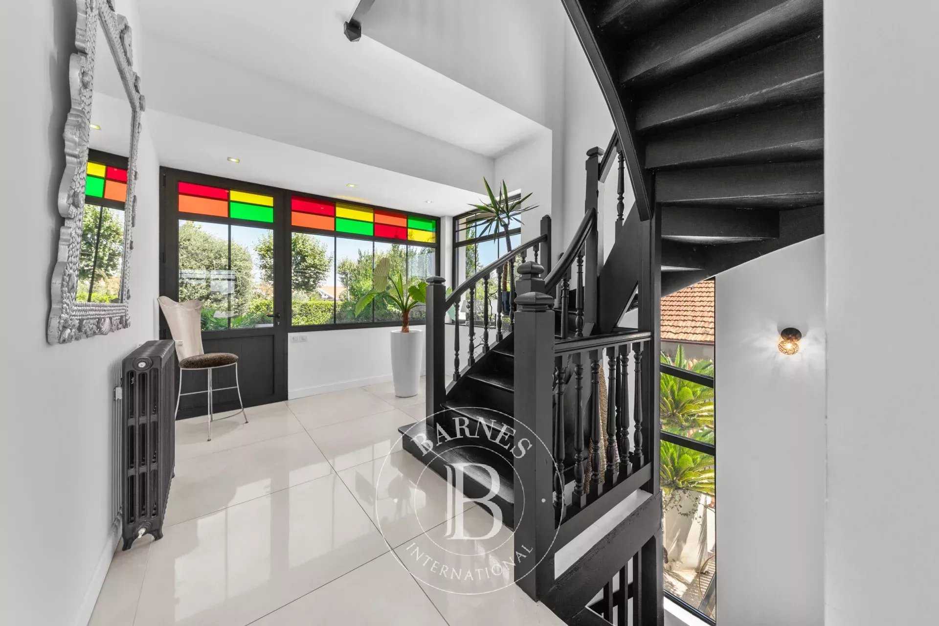 Arcachon  - Villa 7 Pi&egrave;ces 5 Chambres